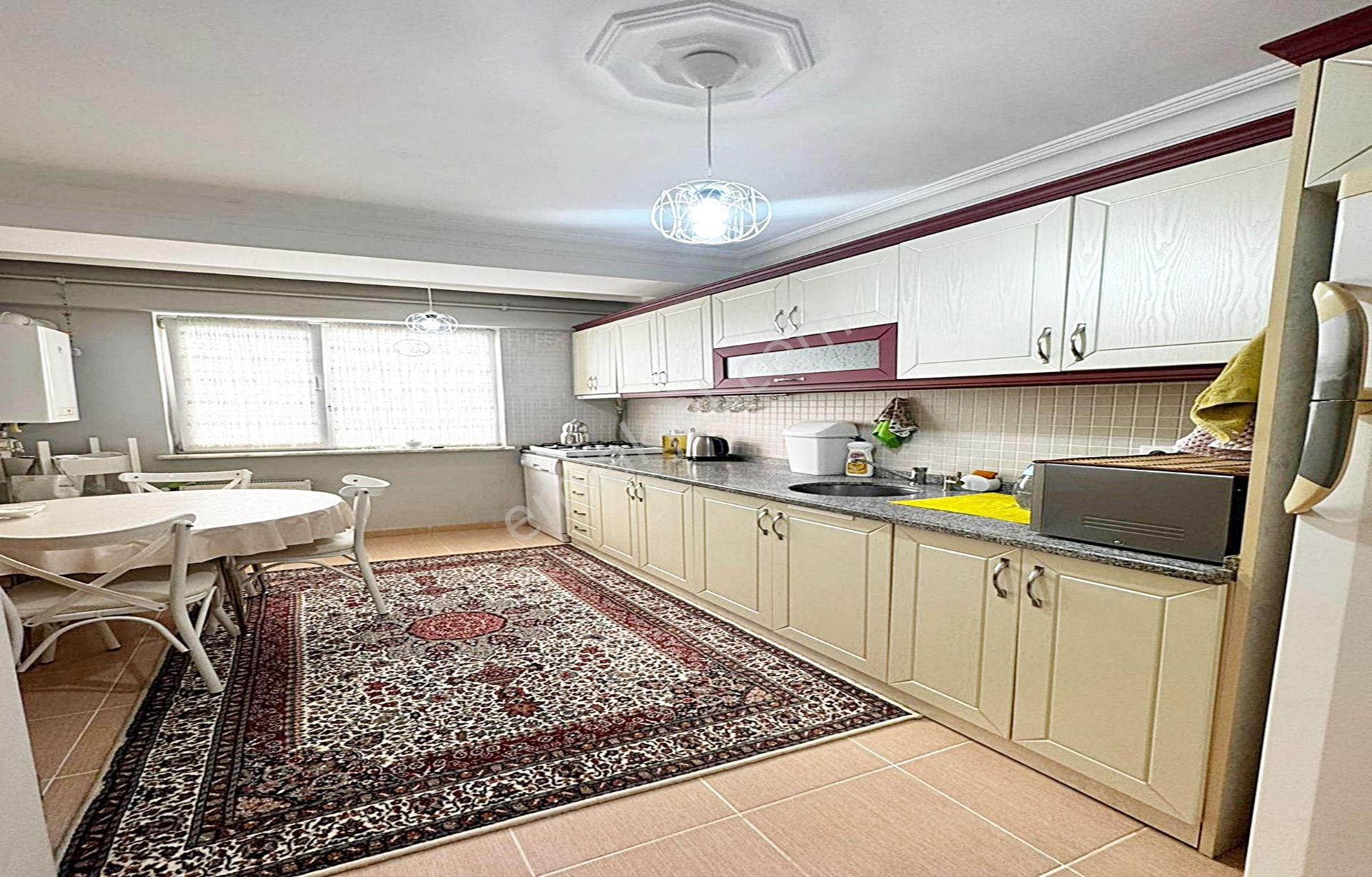 Butik Sitede Ufuk Caddesinde Metrobüse Yakın 120 M2 2+1 Sorunsuz Satılık Daire - Görsel 2