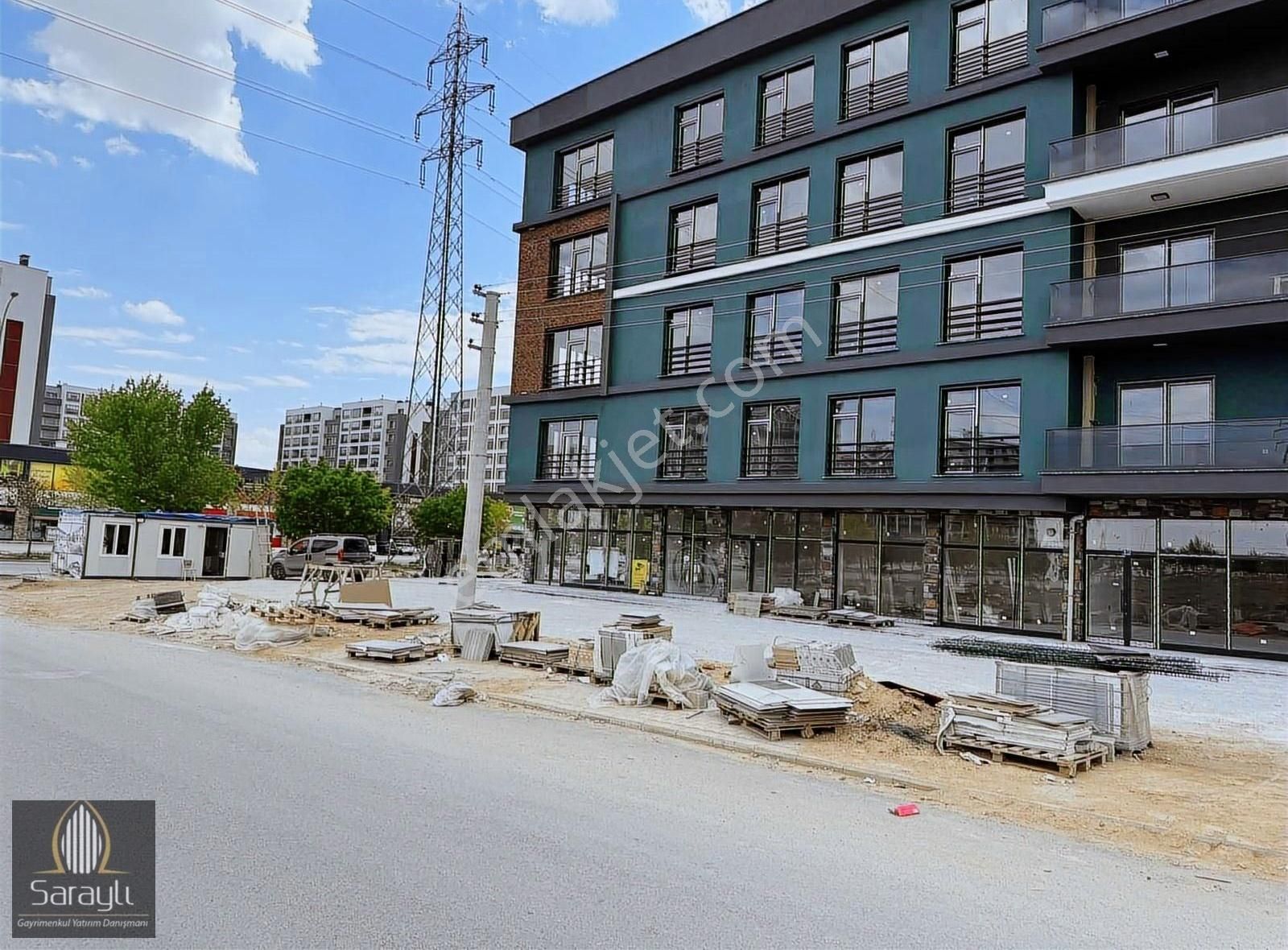 Saraylı'dan Beyhekim Yolu Üzeri Sıfır Satılık Lüks 4+1 Daire