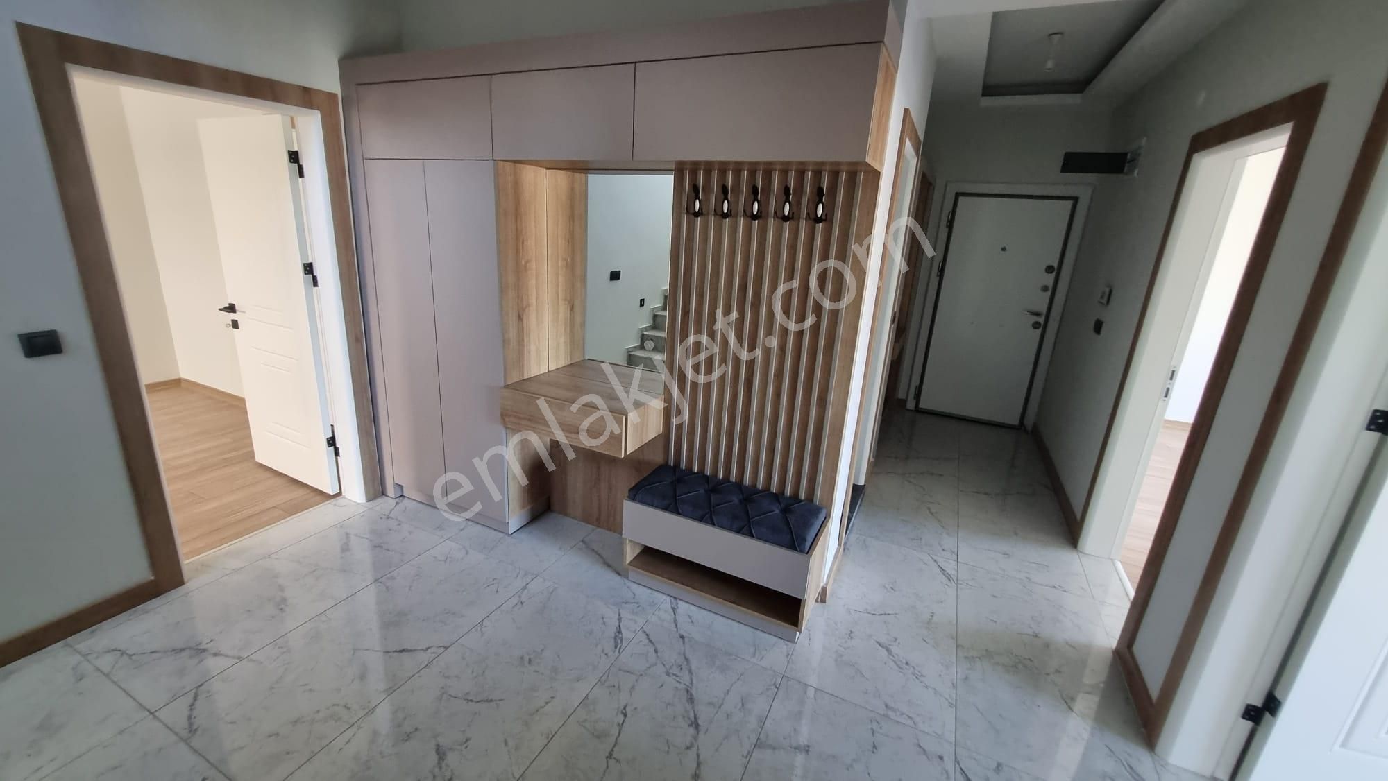 << Egeyıldız Dan >> Acil Satılık 3+ 1 Dublex Daire Altınkumda Doğalgazlı Asansörlü