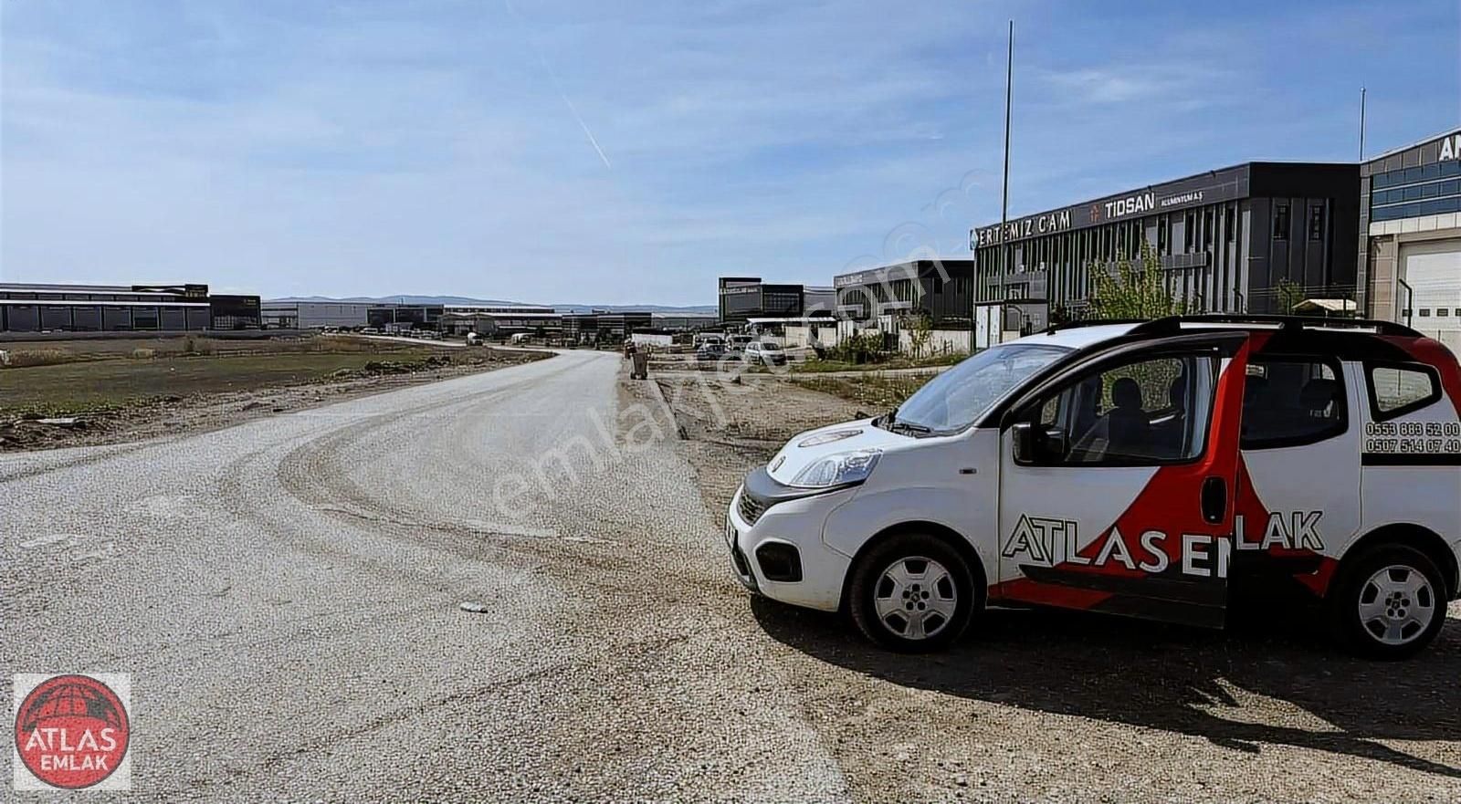 !!atlas Emlaktan İçerisinde Villa Bulunan 5.000m2 Sanayi Parseli