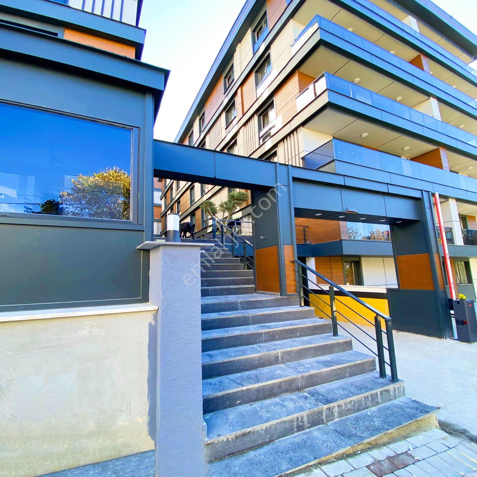 Beylikdüzü Gürpınar'da Eşyalı Kiralık Daire - Nuev