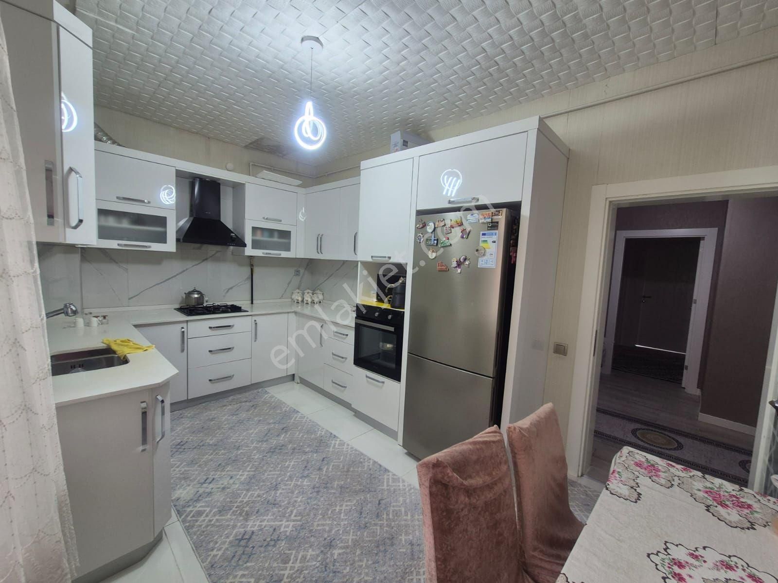 Aydınlıkda Müstakil Tadında 4+1 200 M2 Full Yapılı Teraslı Şark Odalı Kelepir Daire !
