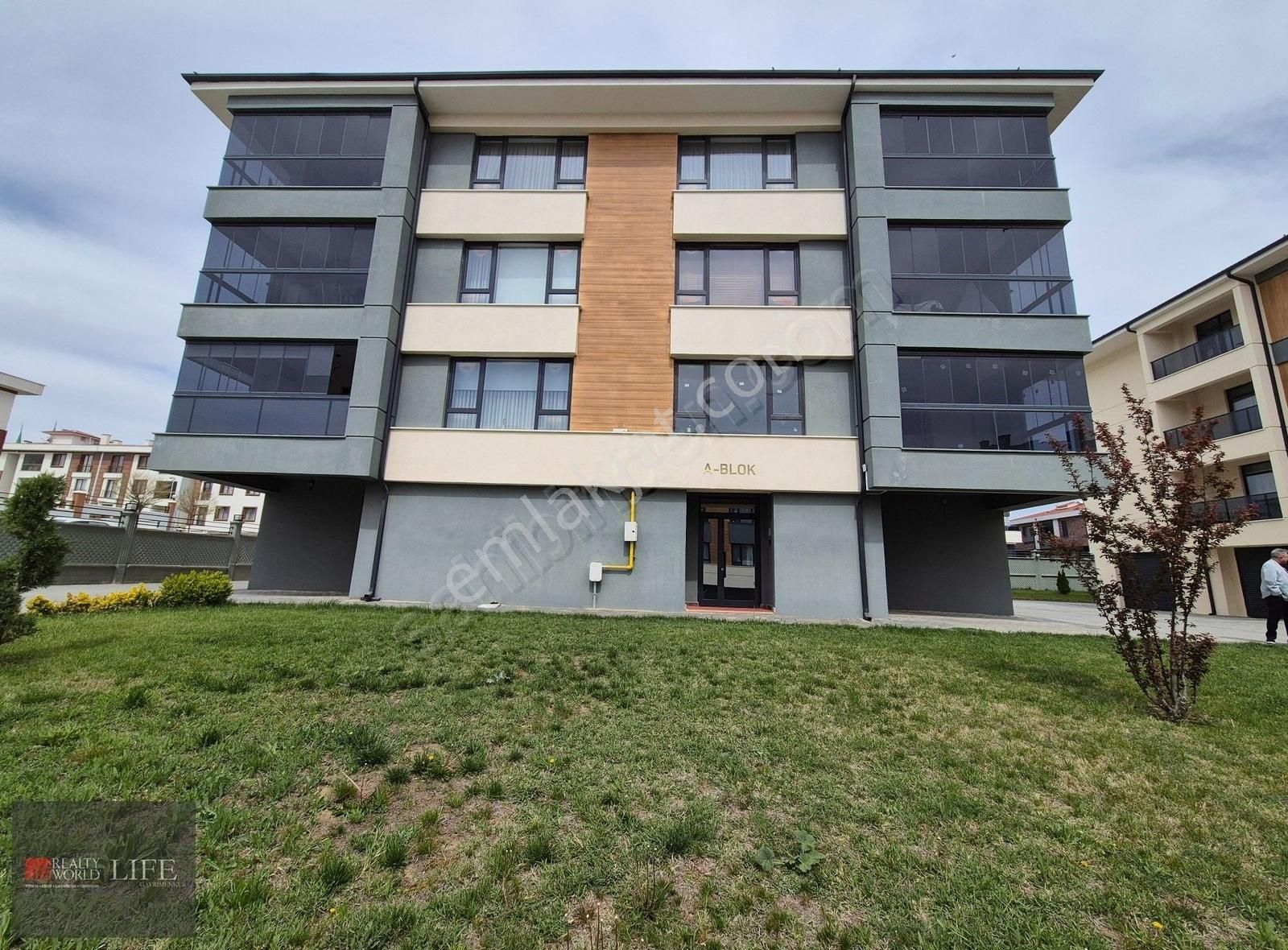 Rw Lıfe // A.söğütönü Mh 145 M2 Özel Garajlı 3+1 Satılık Daire