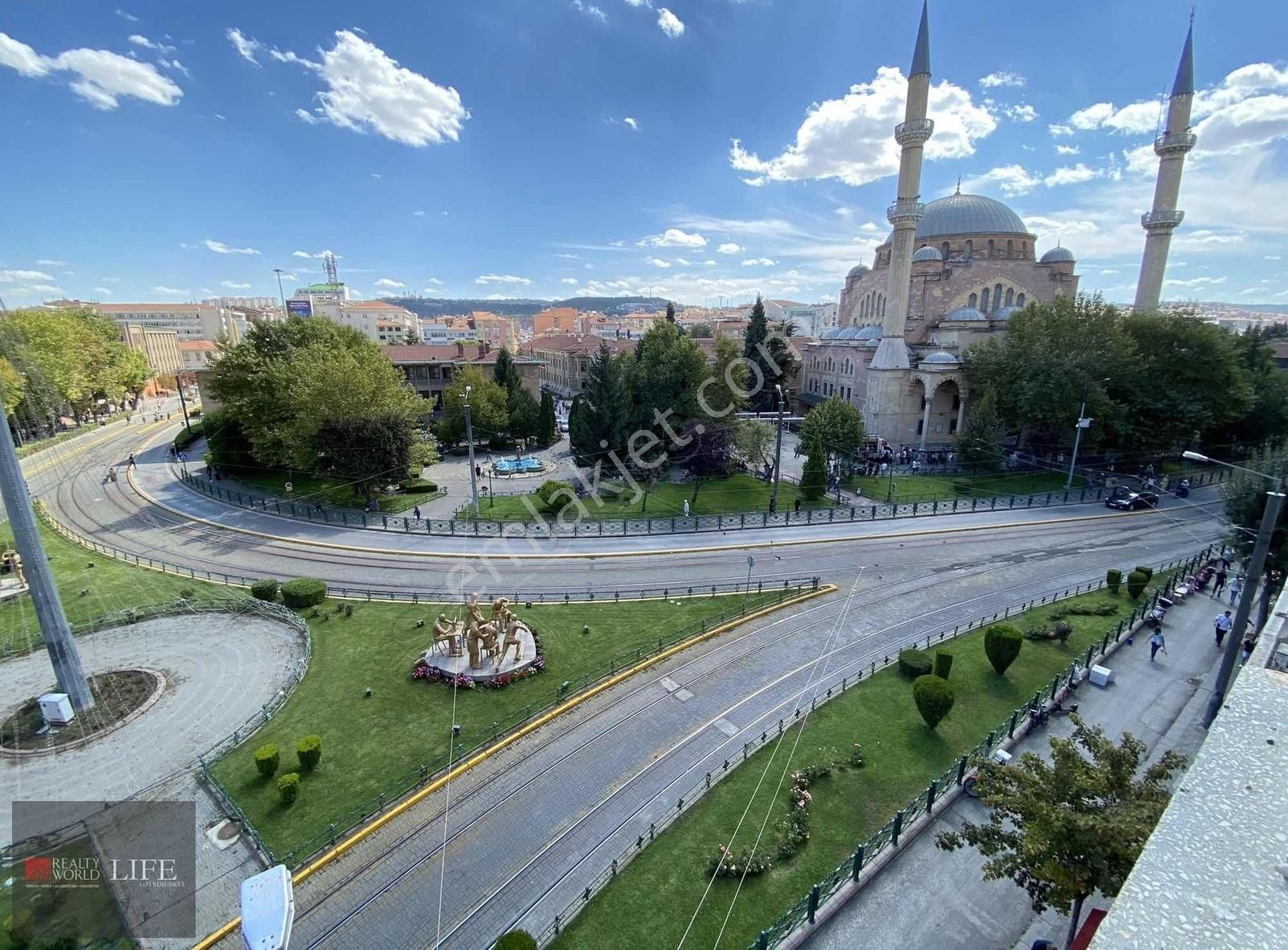 Rw Lıfe// İstiklal Mh. İki Eylül Cd. Üzerinde Kiralık 1+0 Daire