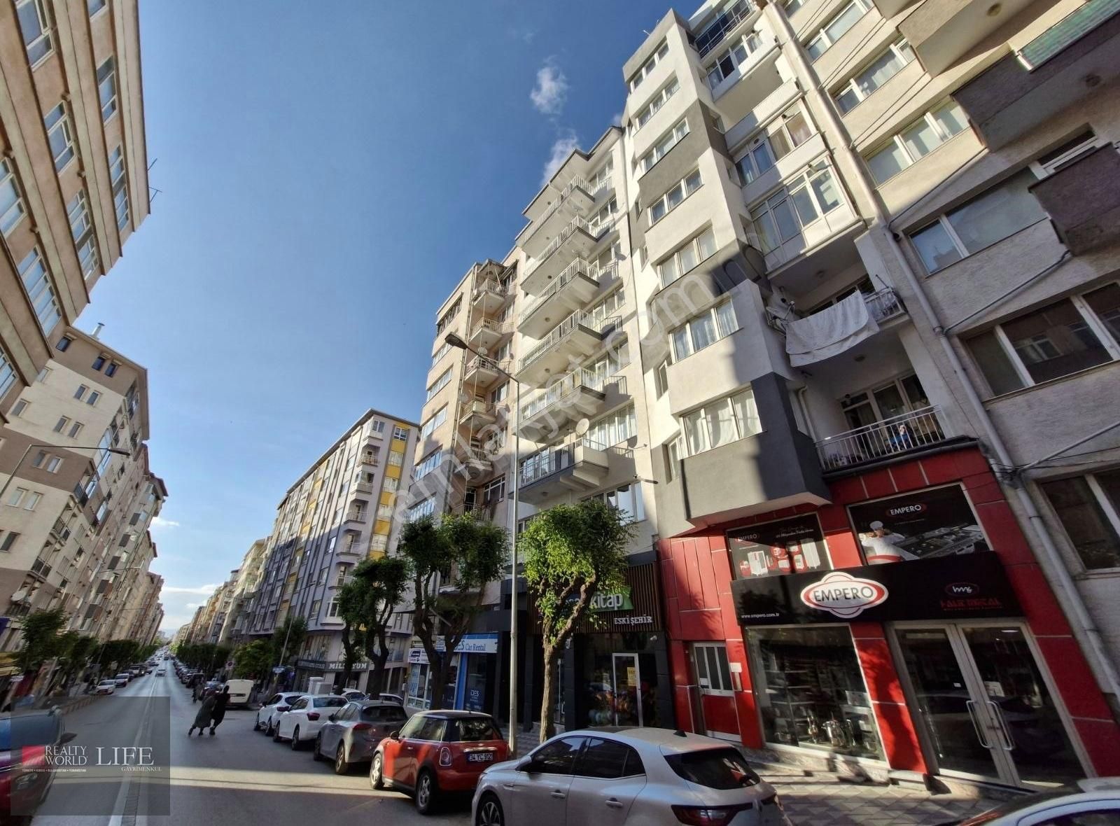Rw Lıfe// Atatürk Caddesinde Satılık Bakımlı 4+1 Daire
