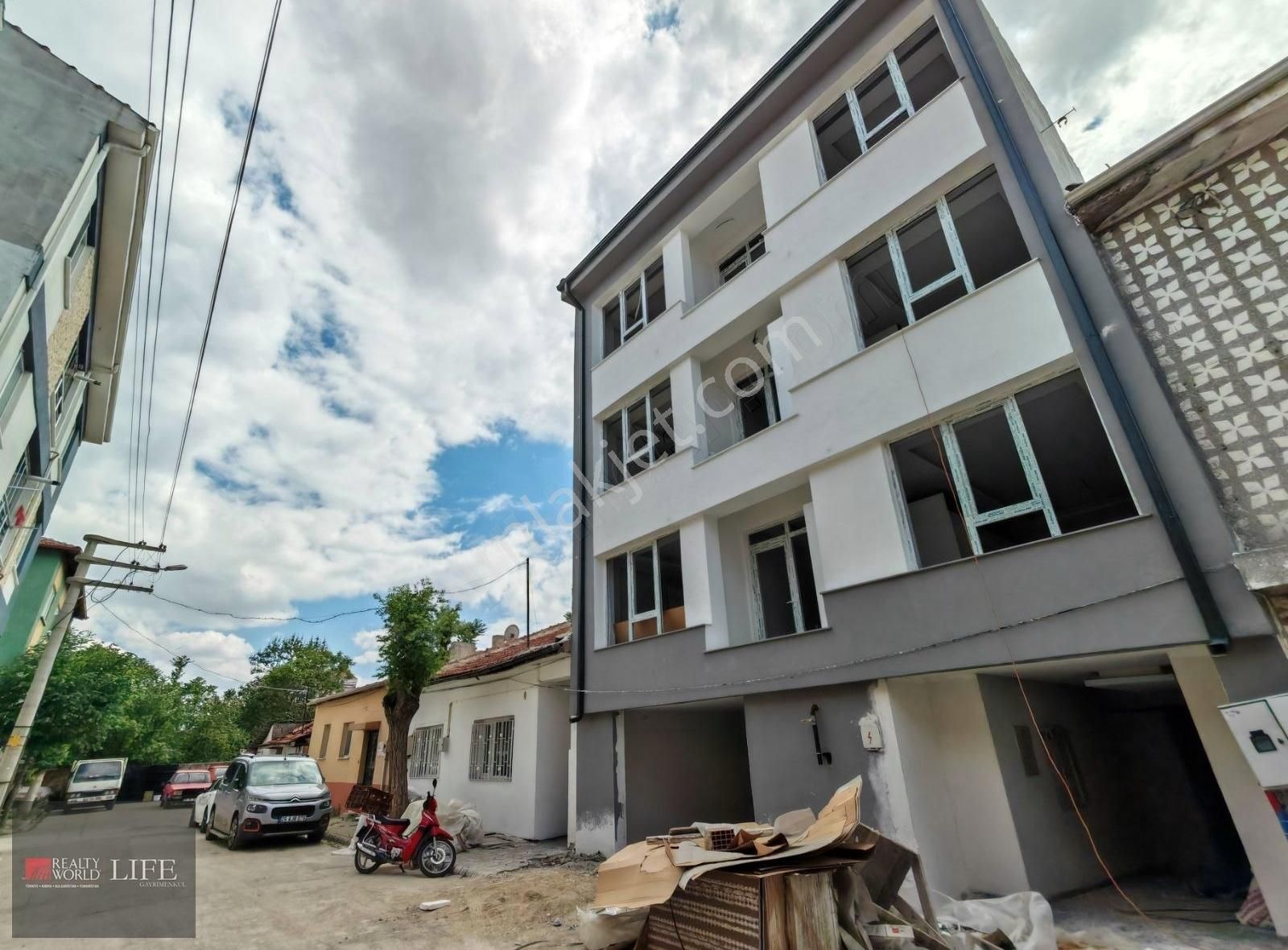 Rw Lıfe// Şarhöyük Sıfır 1+1 Balkonlu Geniş Satılık Daire