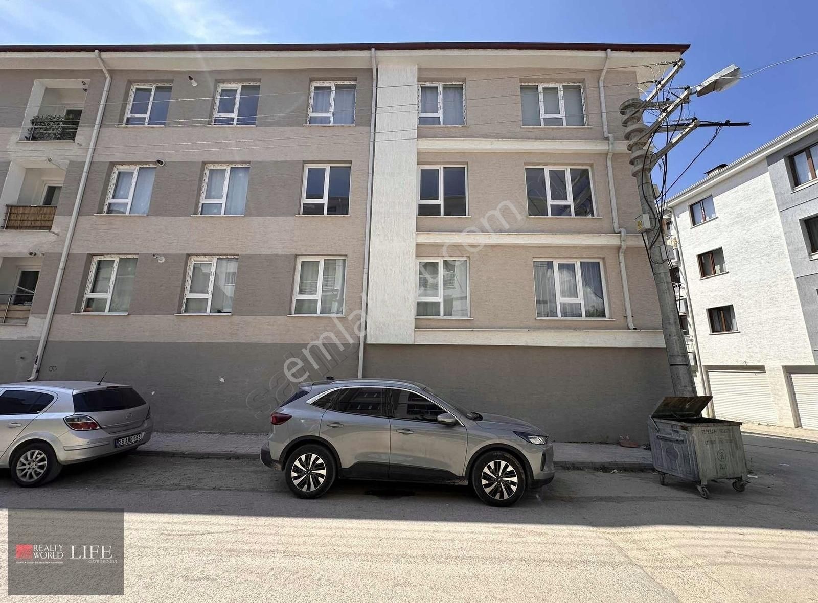 Rw Lıfe // Çamlıca Mah Tombakzade Bulvarı Yakını Ara Kat 2+1