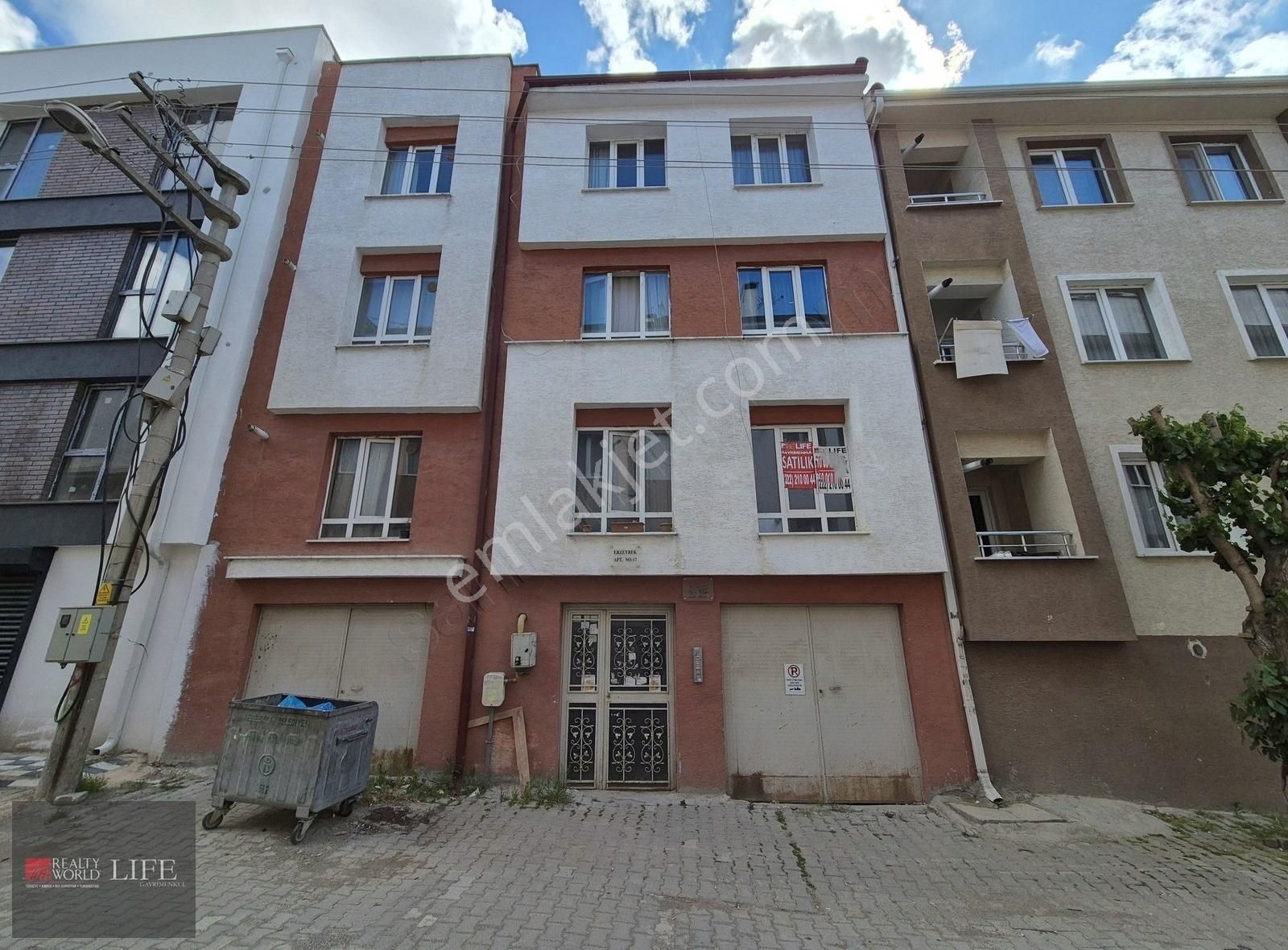 Rw Lıfe // Şirintepe Mh Tangül Sk İçem Karşısı Satılık 1+1 Apart