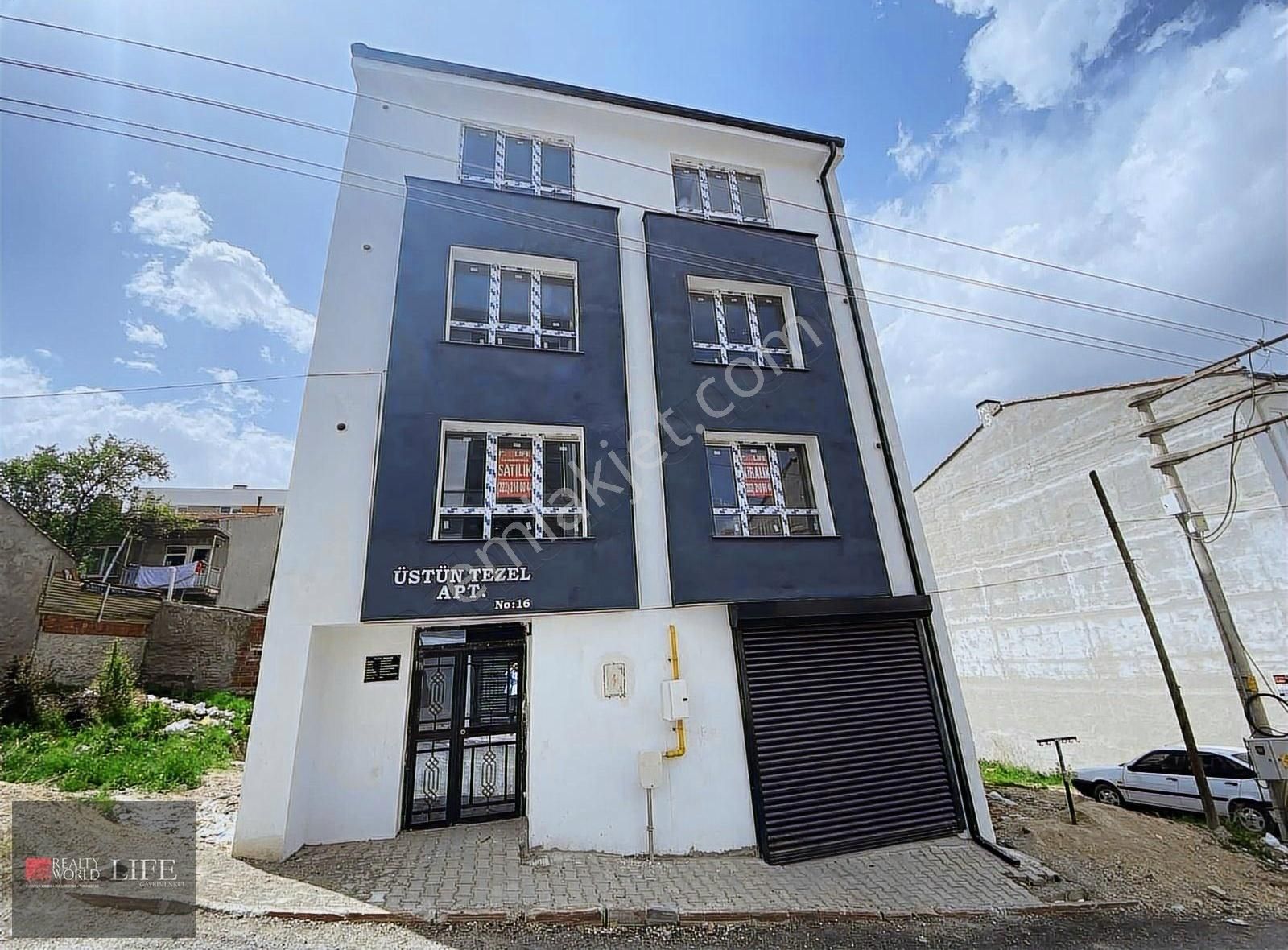 Rw Lıfe// Şirintepe Mahallesinde Satılık Lüks 1+1 Daire