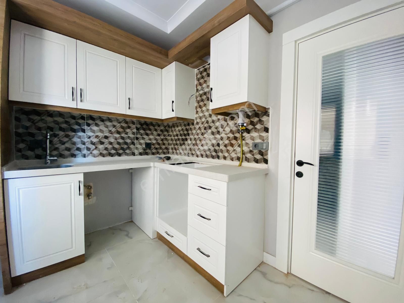 Emsalgayrimenkul' Den Şehir Merkezinde Kiralık 2+1 Daire