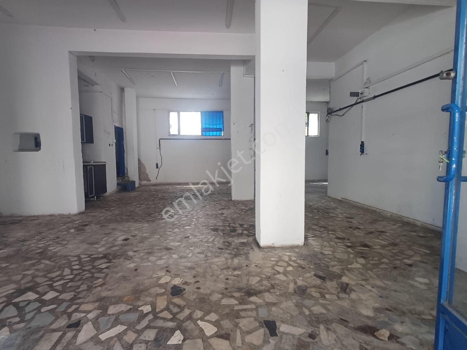 Adnan Kahveci Metroya Yürüme 120m2 Fırsat Kiralık Dükkan