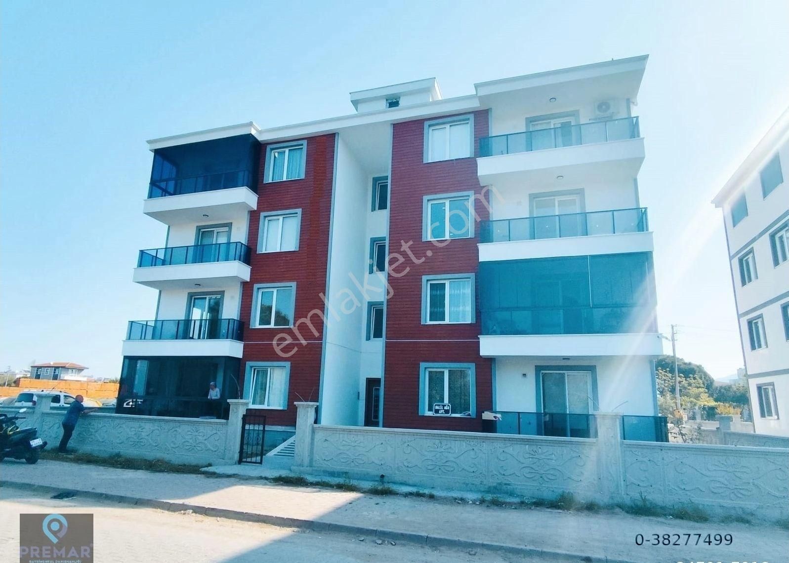 Ayvalık Altınovada 4 Katlı Binanın 4 Katı 2+1 Sıfır Daire