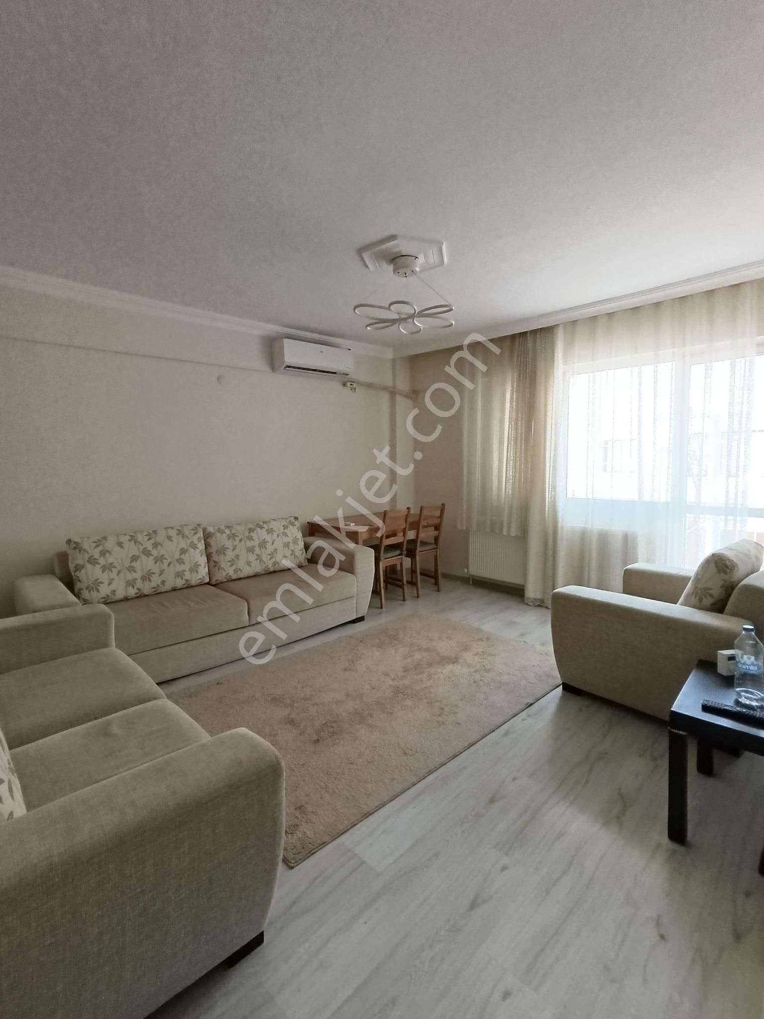 İstinyepark Yakını Eşyalı Kiralık Ara Kat Doğalgazlı 2+1 Daire!