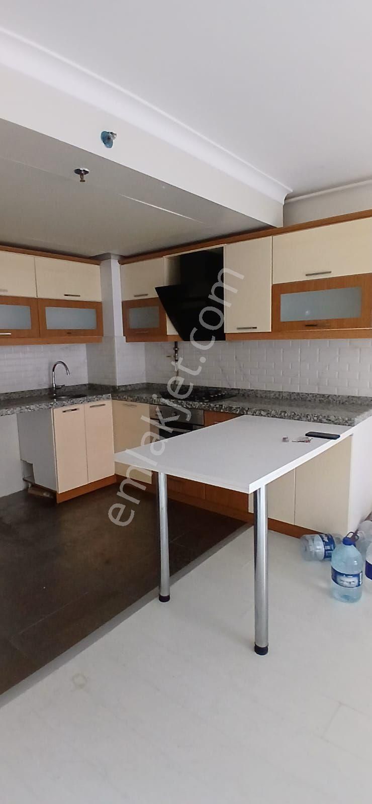 Cumhuriyet Mahallesi Kafeler Caddesi'nde Temiz Kullanışlı Daire