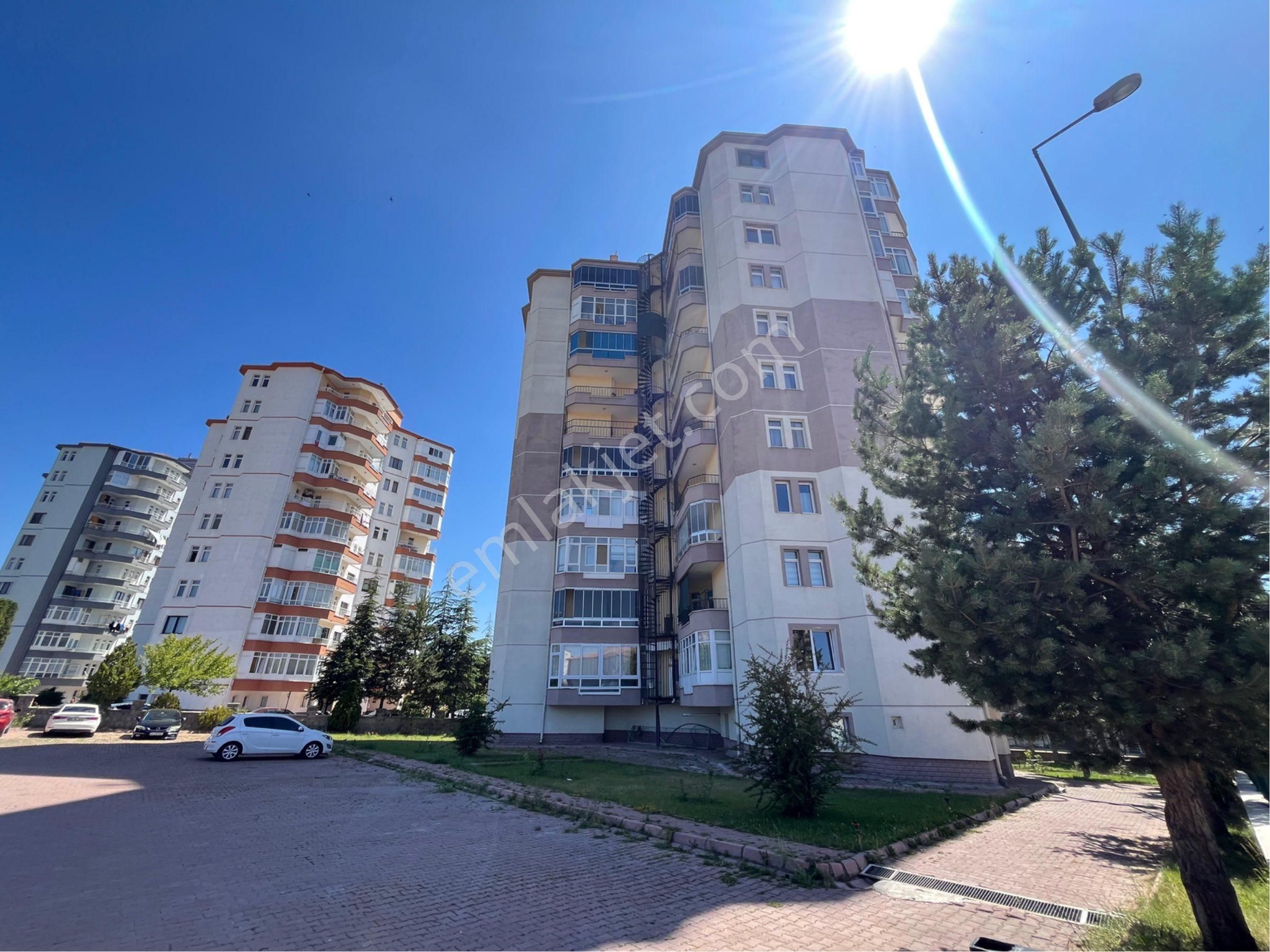 Konaklar Mahallesi’nde Merkezi Konumlu, Aydınlık 3+1 Daire!