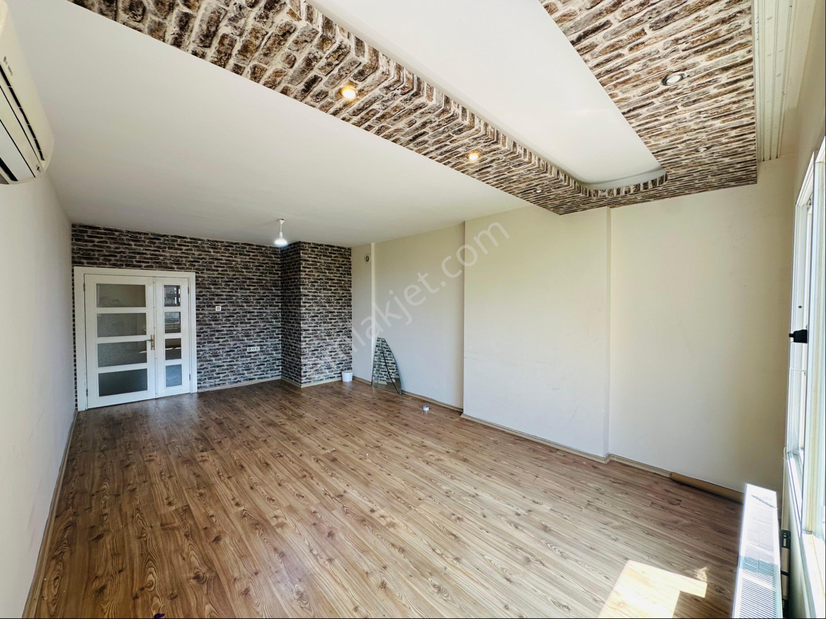 Mezitli Soli’de Kiralık 3+1 Deniz Manzaralı Daire