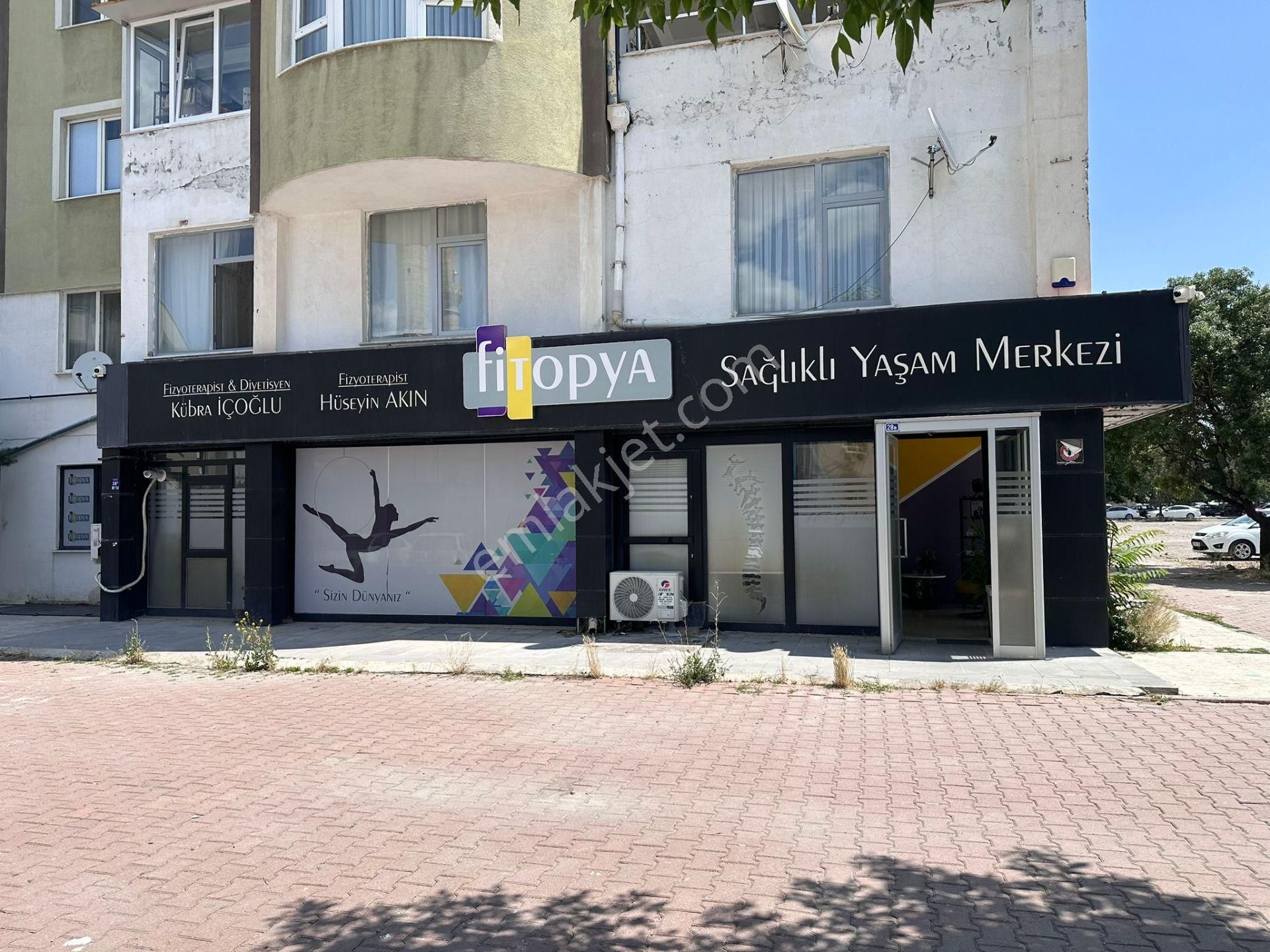 Tacettin Velide Harika Konumlu Devren Kiralık Geniş Cepheli Dükkan
