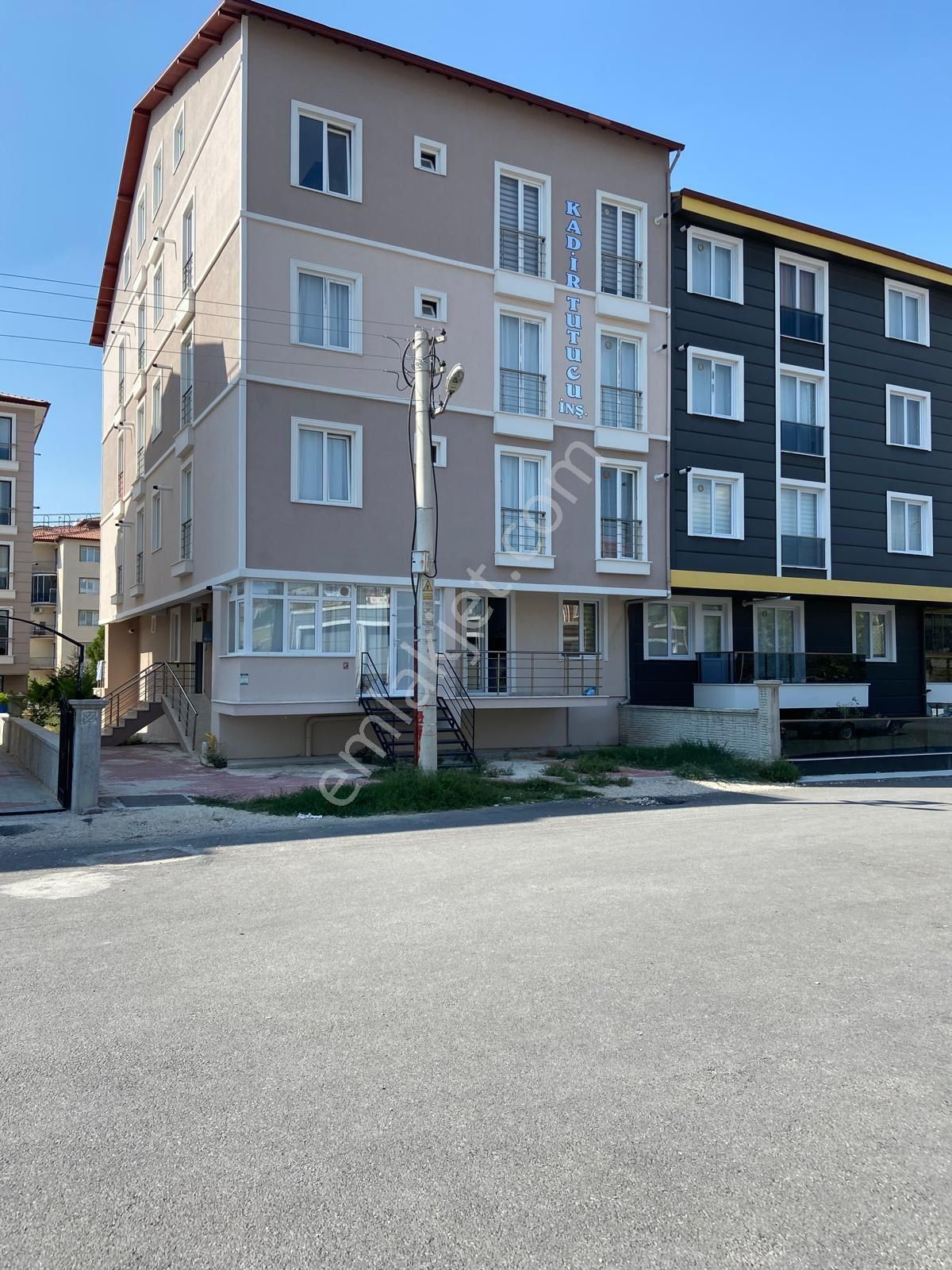 Burdur Merkez Emek Mahallesinde 1+1 Kiralık Apart Daire