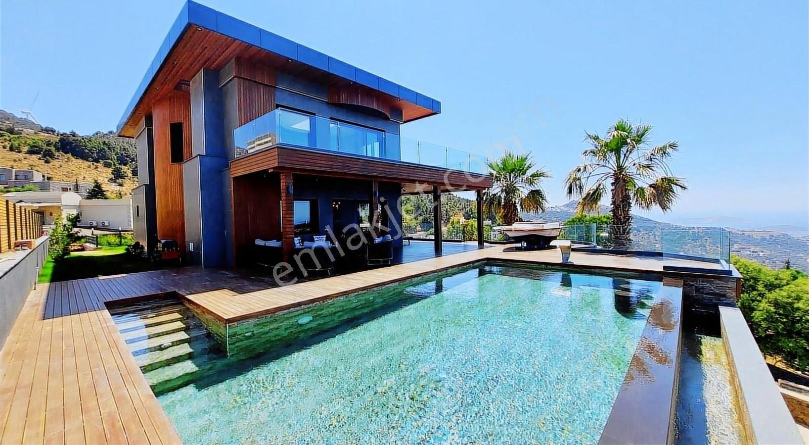 Bodrum Yalıkavakta Satılık 550 M2 Arsa İçinde Lüks Villa