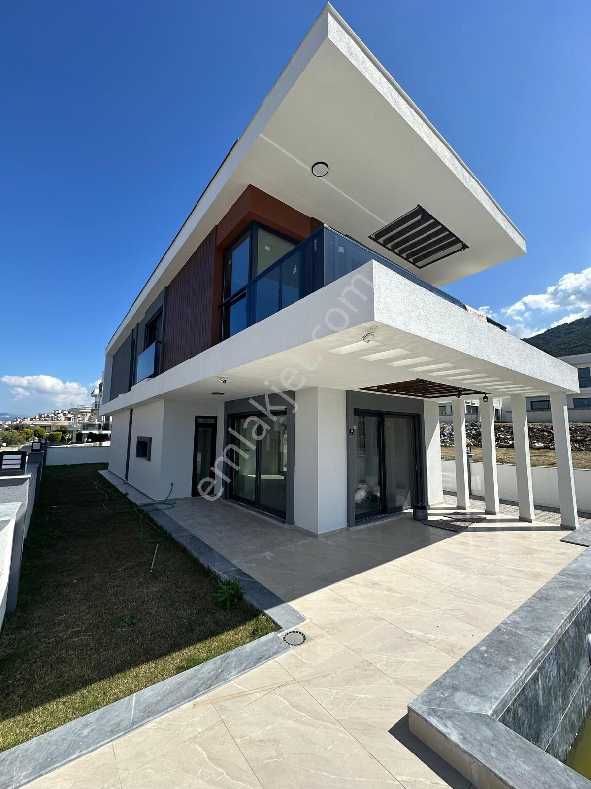 Tek Müstakil Özel Havuzlu 4+1 Sıfır Satılık Villa