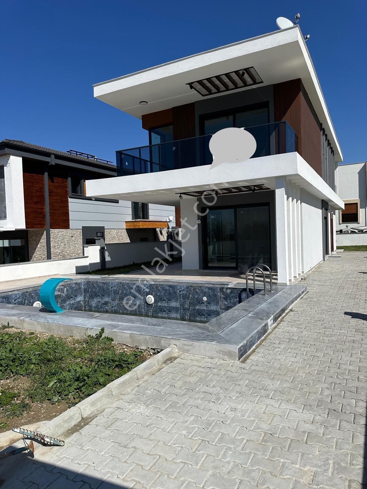 Tek Müstakil Özel Havuzlu 4+1 Sıfır Satılık Villa - Görsel 17