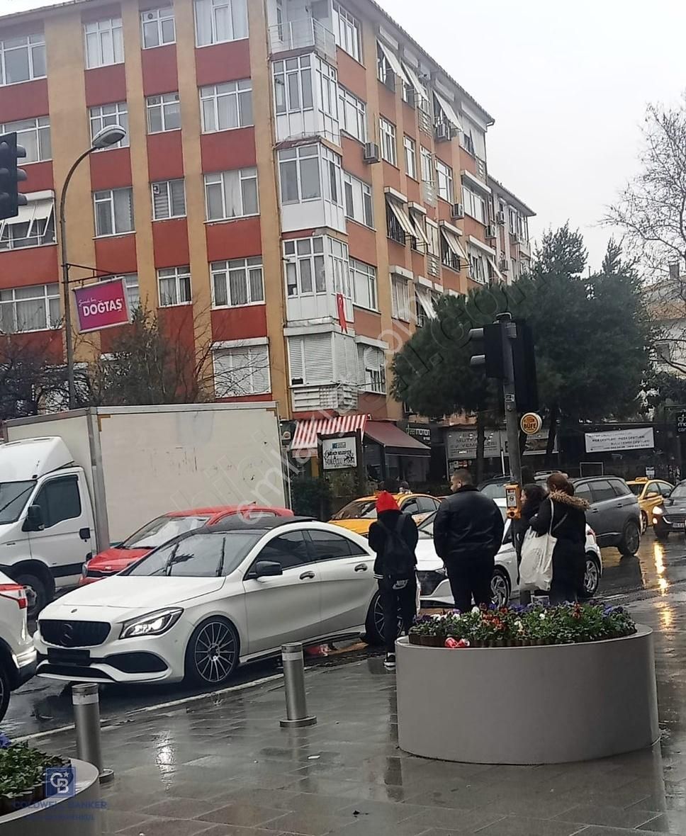 Acıbadem Tepe Nautilus Avm Karşısı 3+1 Satılık Daire