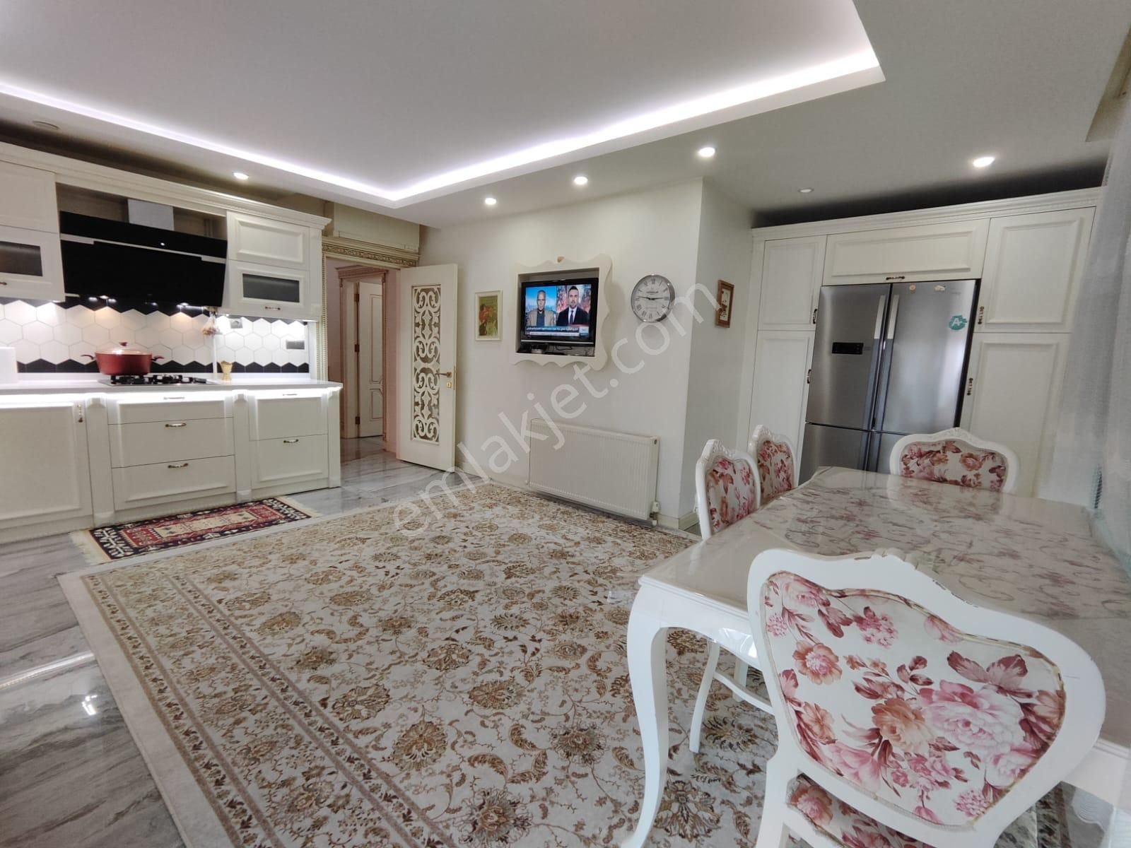 Konyaaltında Lüx 4+1 Dublex Daire - Görsel 24