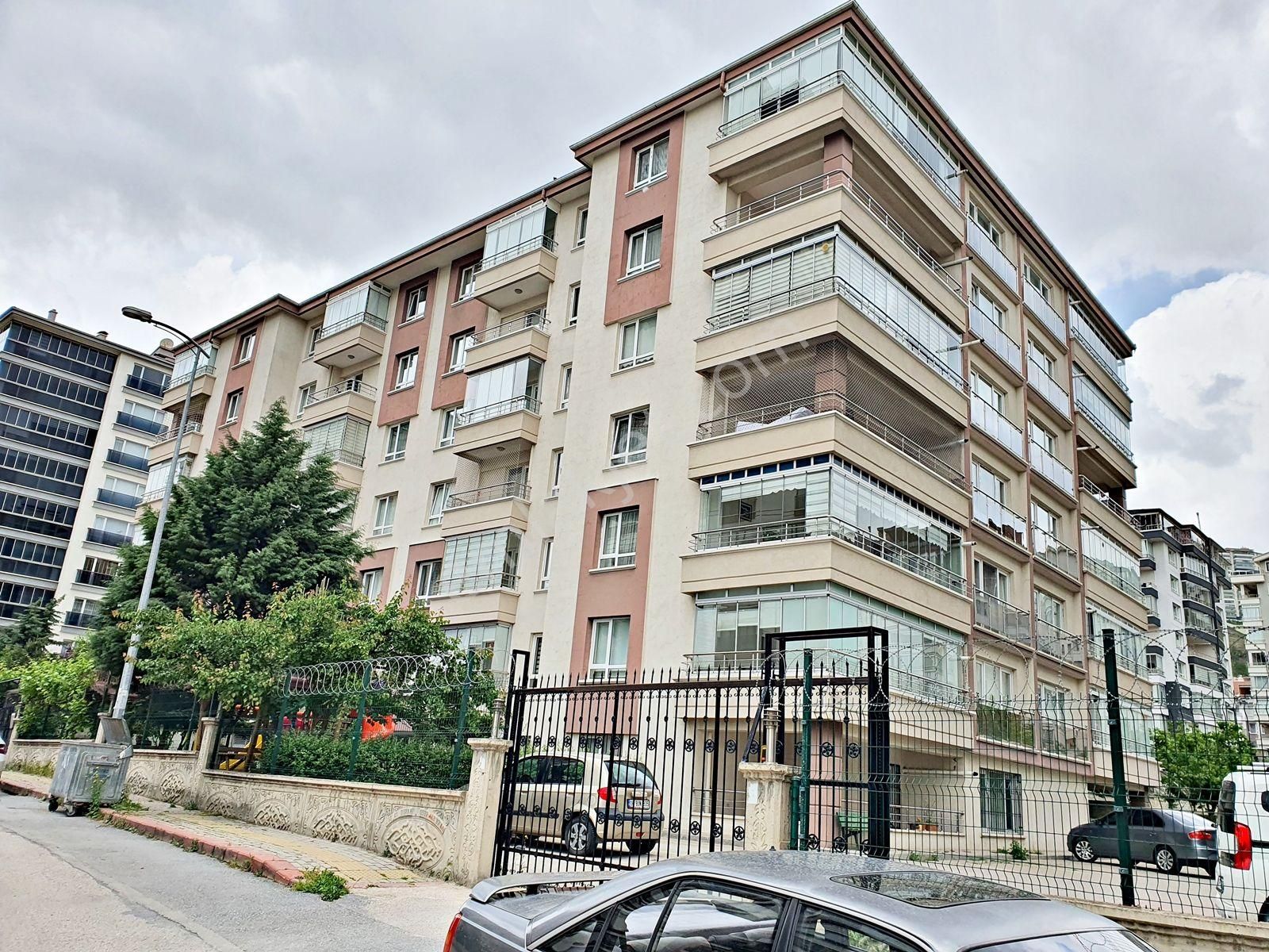 Aşagıyahyalarda 4+1 Satılık Daire ( Daire Boş )
