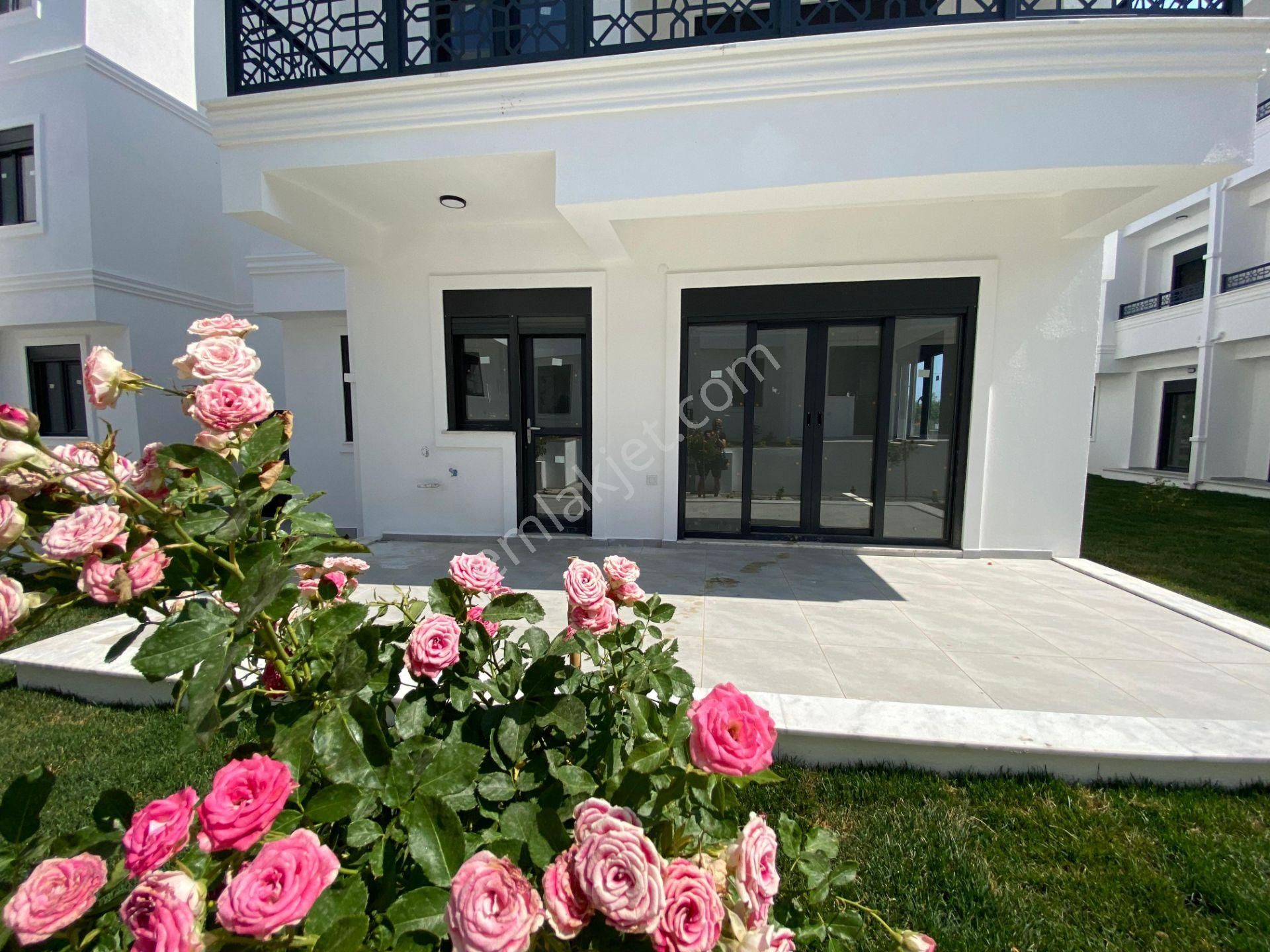 Afissia Gayrimenkul-küçükkuyuda Site İçinde Bahçeli 2+1 Daireler