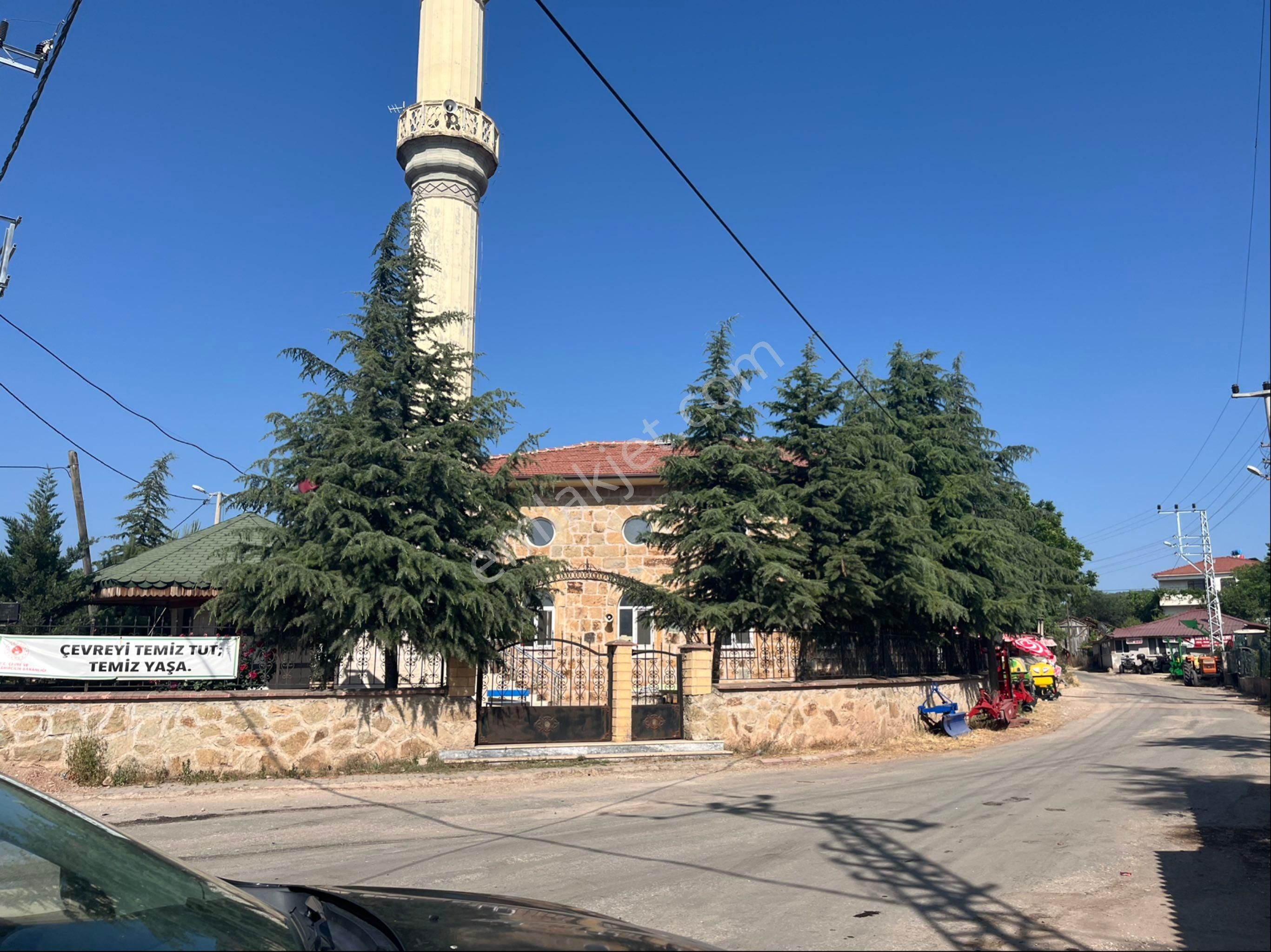 Karaca Gayrimenkul’den Ahmetbeyler Köyünde Köyiçi 3747 M2 Satılık Arazi