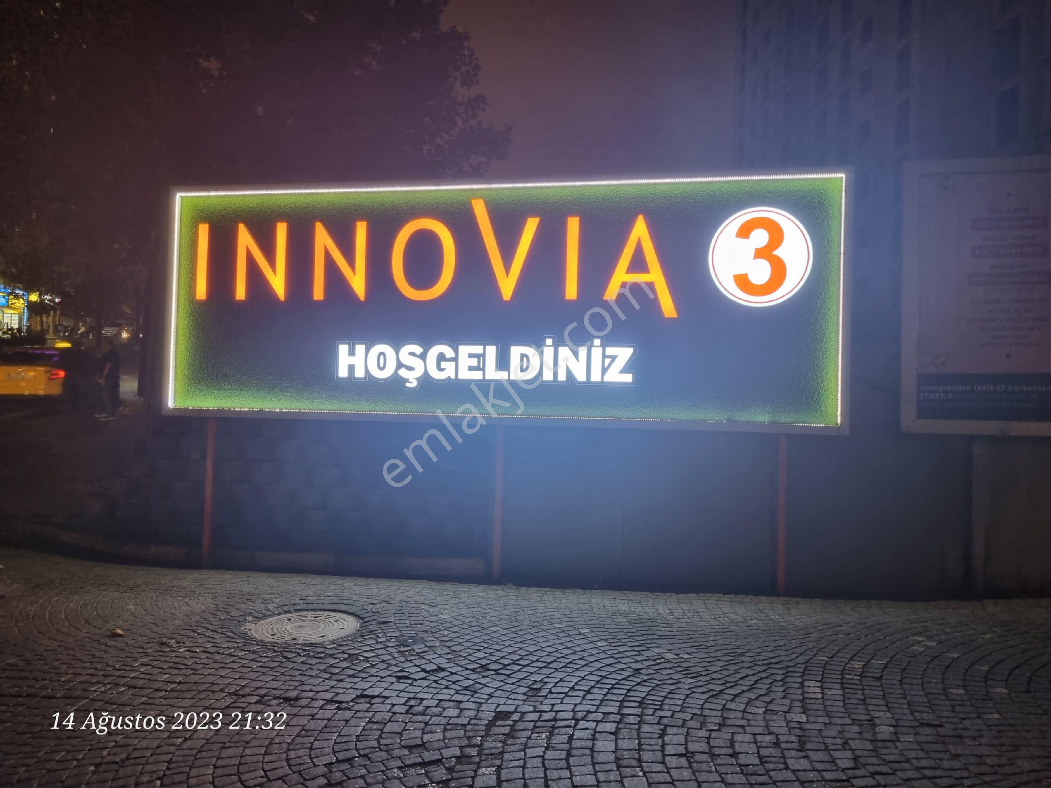 İnnovia 3 Sitesin`de Kiralık Havuz Cepheli 1+1