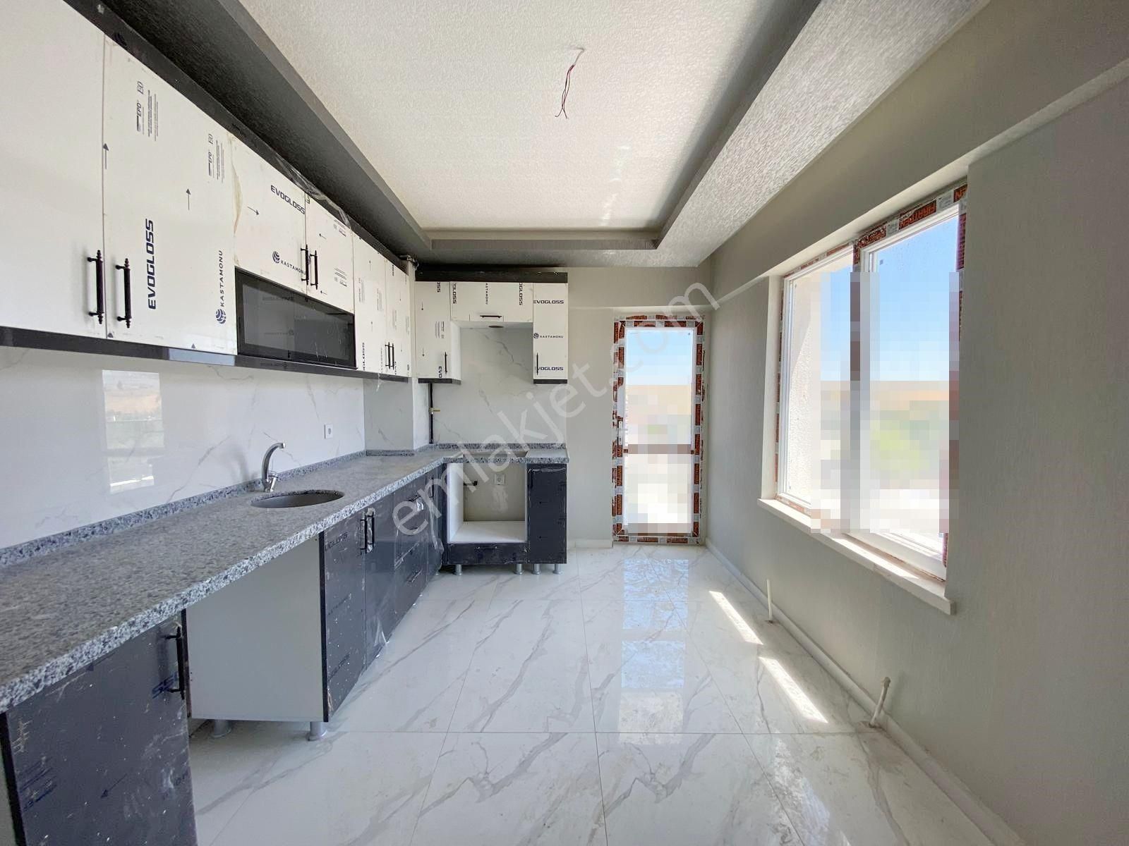 Öz'maşallah.dan Satılık 7+1 Dupleks Çift Giriş Çift Mutfaklı,, - Görsel 3