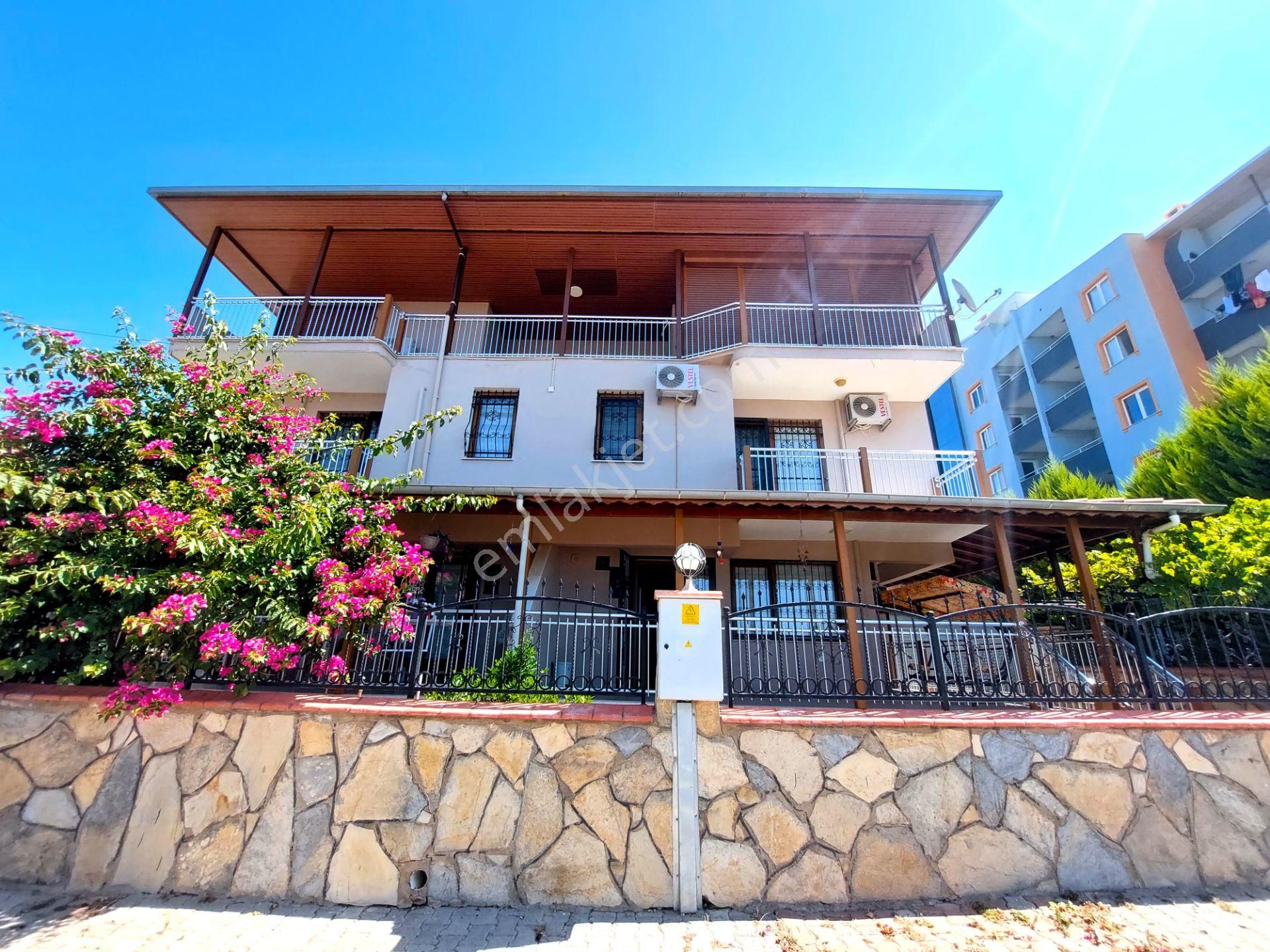 İzmir Seferihisar Ürkmez De Denize Çok Yakın Kiralık Villa 3+1
