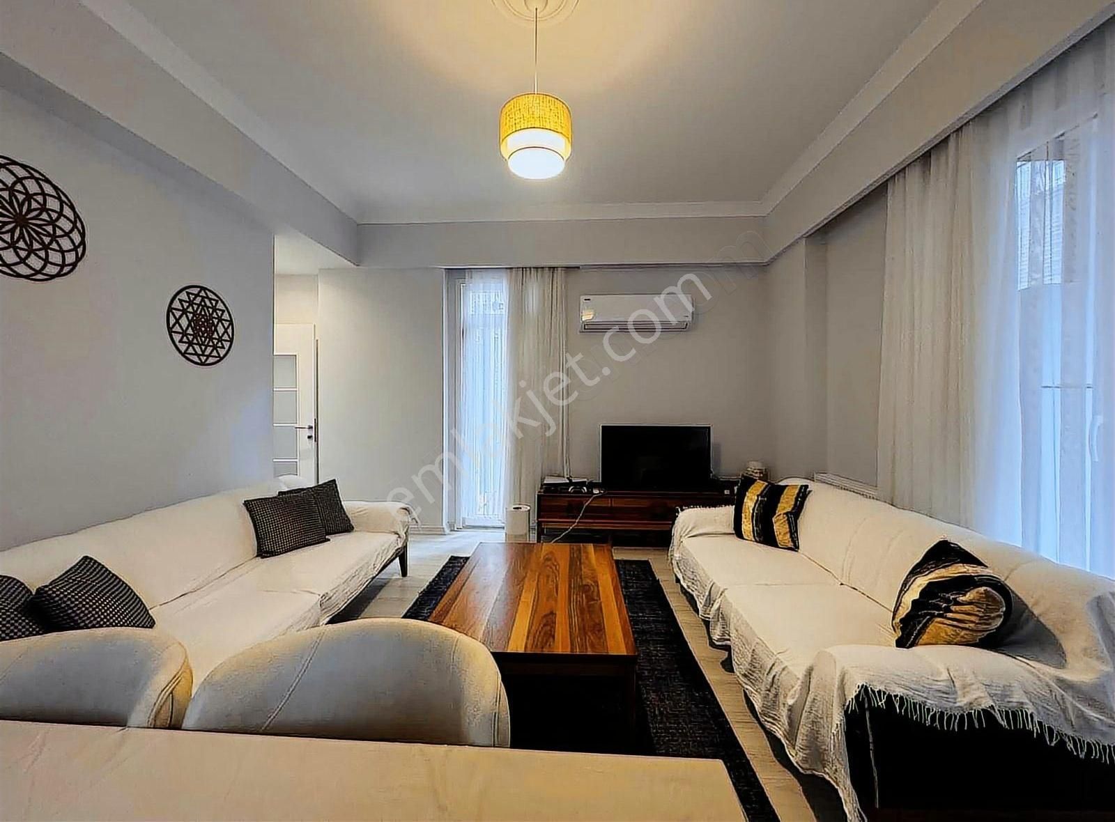 Ümraniye İnkilap Mah 3+1 Satılık 130 M2 Açık Kapalı Otoparklı
