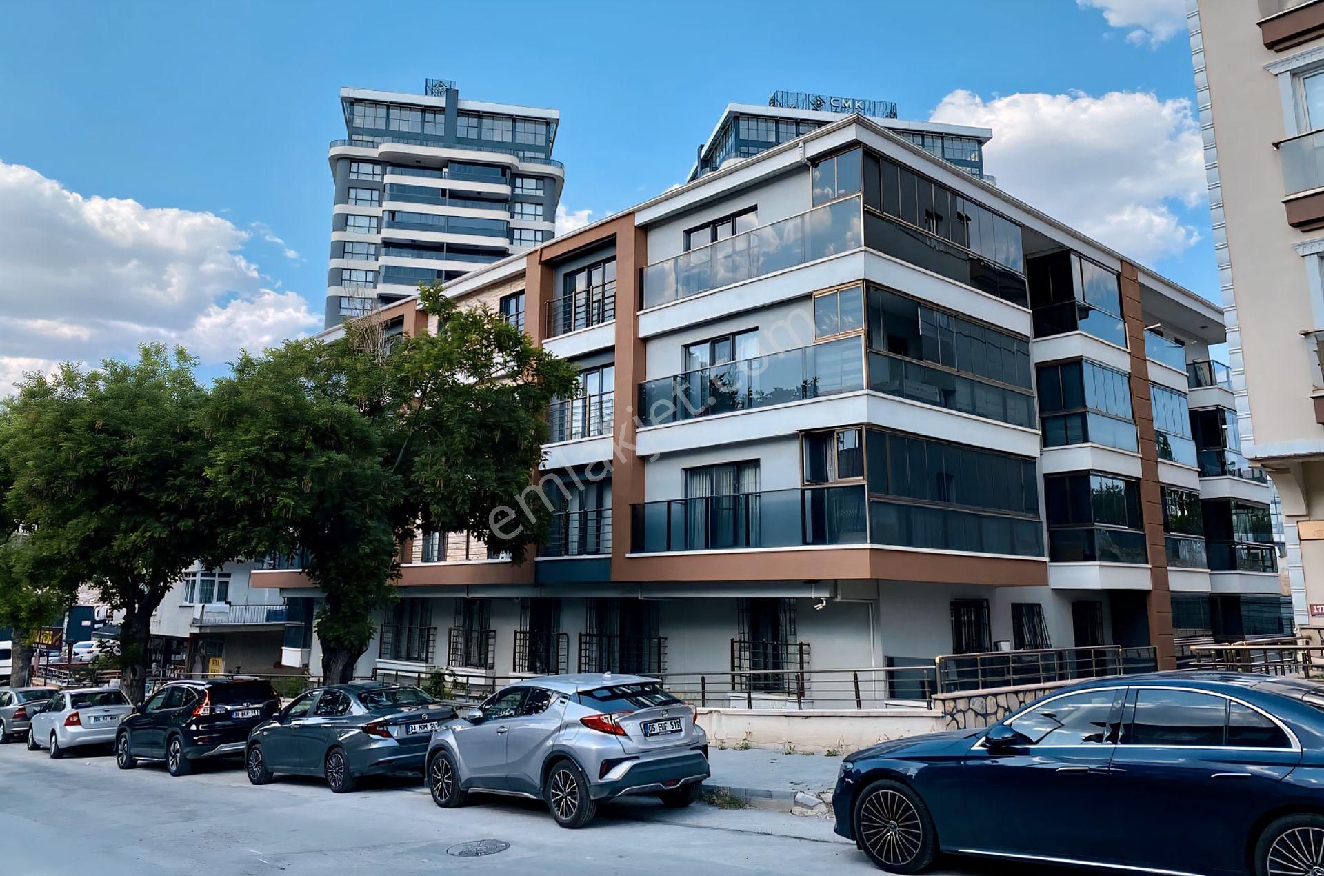 Aydınlıkevlerde Emsalsiz 4+1 Satılık Daire