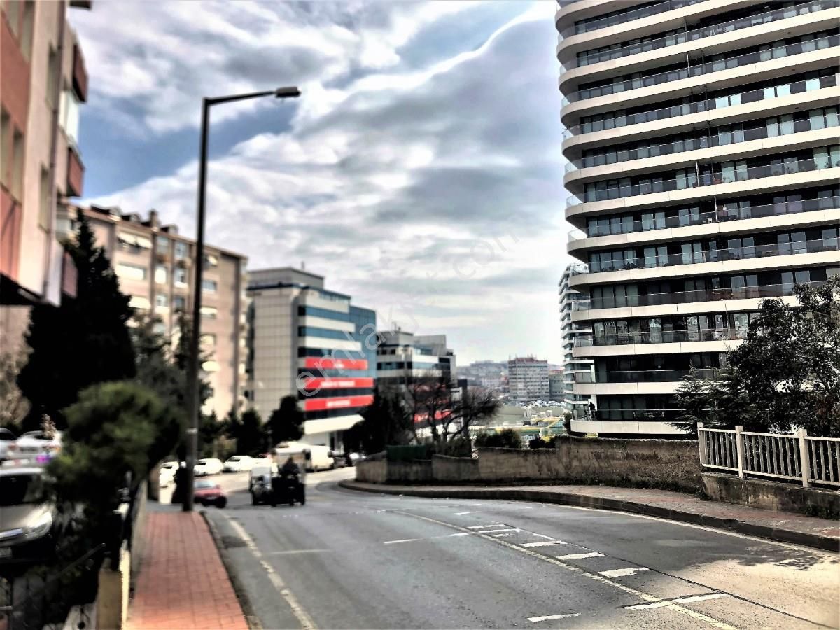 Merter Mehmet Nesih Özmen Mah.4-kent Sitesi 3+1 Satılık Daire