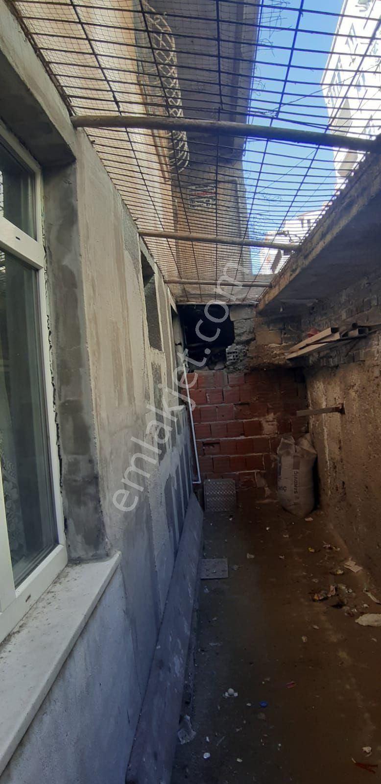 Arı Emlak'tan Satılık Müstakil Girişli 3+1 Giriş