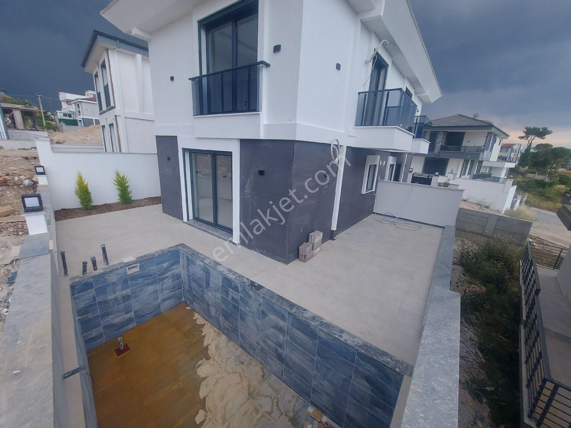 Didim Hisar Mah. Bitişik Nizman Uygun Fiyata Havuzlu Villa