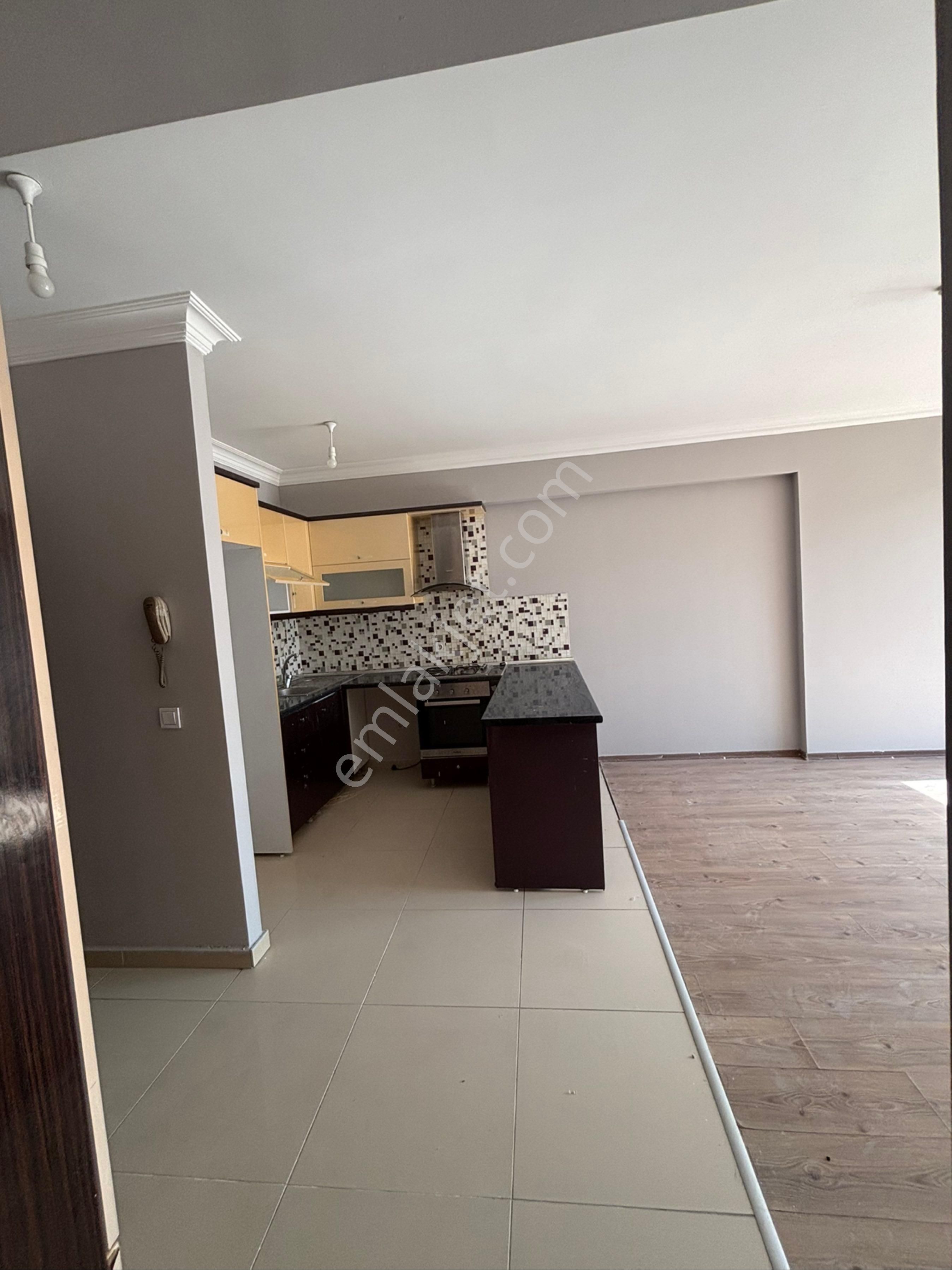 Satılık Büyük M2 Daire - Görsel 2