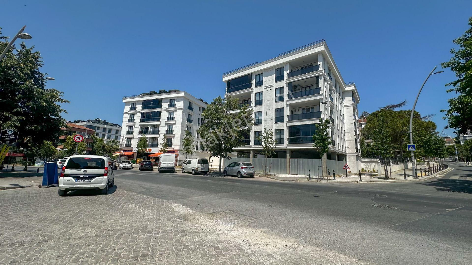 Büyükçekmece Atatürk Mahallesi 3+1 Denize Yakın Satılık Daire !