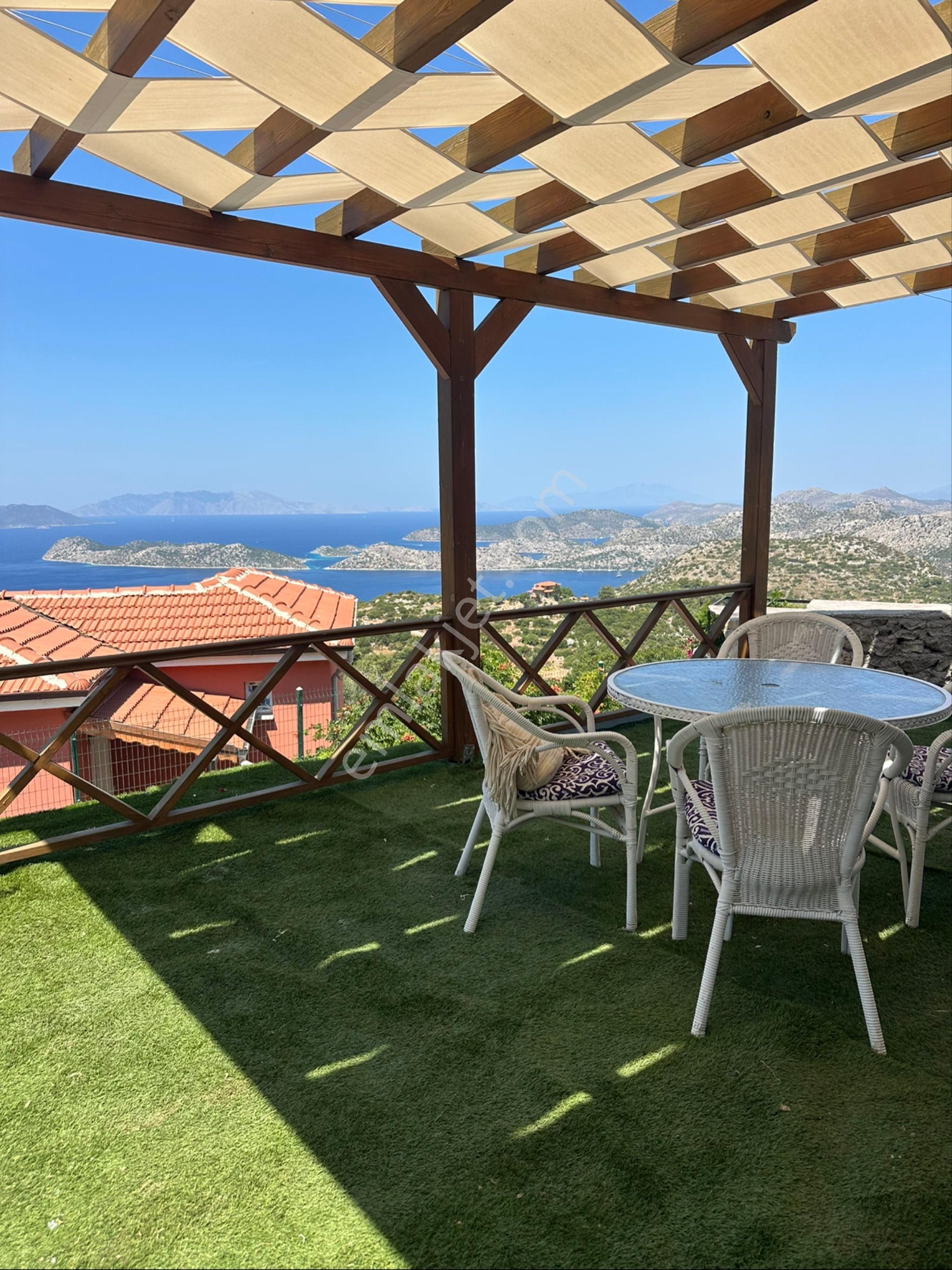 Joker: Söğüt Deniz Manzaralı Bahçeli Şık Loft Müstakil 3+1 Kiralık