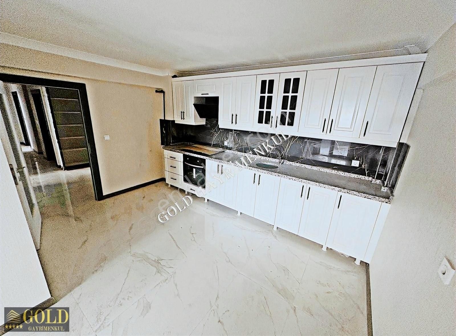 Gold Emlaktan Cadde Üstü Giyinme Odalı Ebeveyn Banyolu Satılık 3+1 Daire