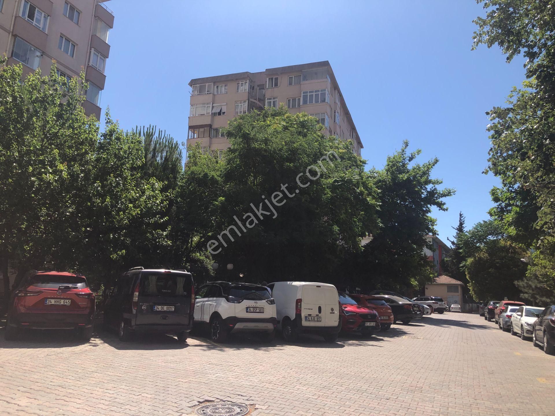 Bostancı Köprüsü&metronun Yanında Ferah Önü Kapanmaz 3+1 Daire