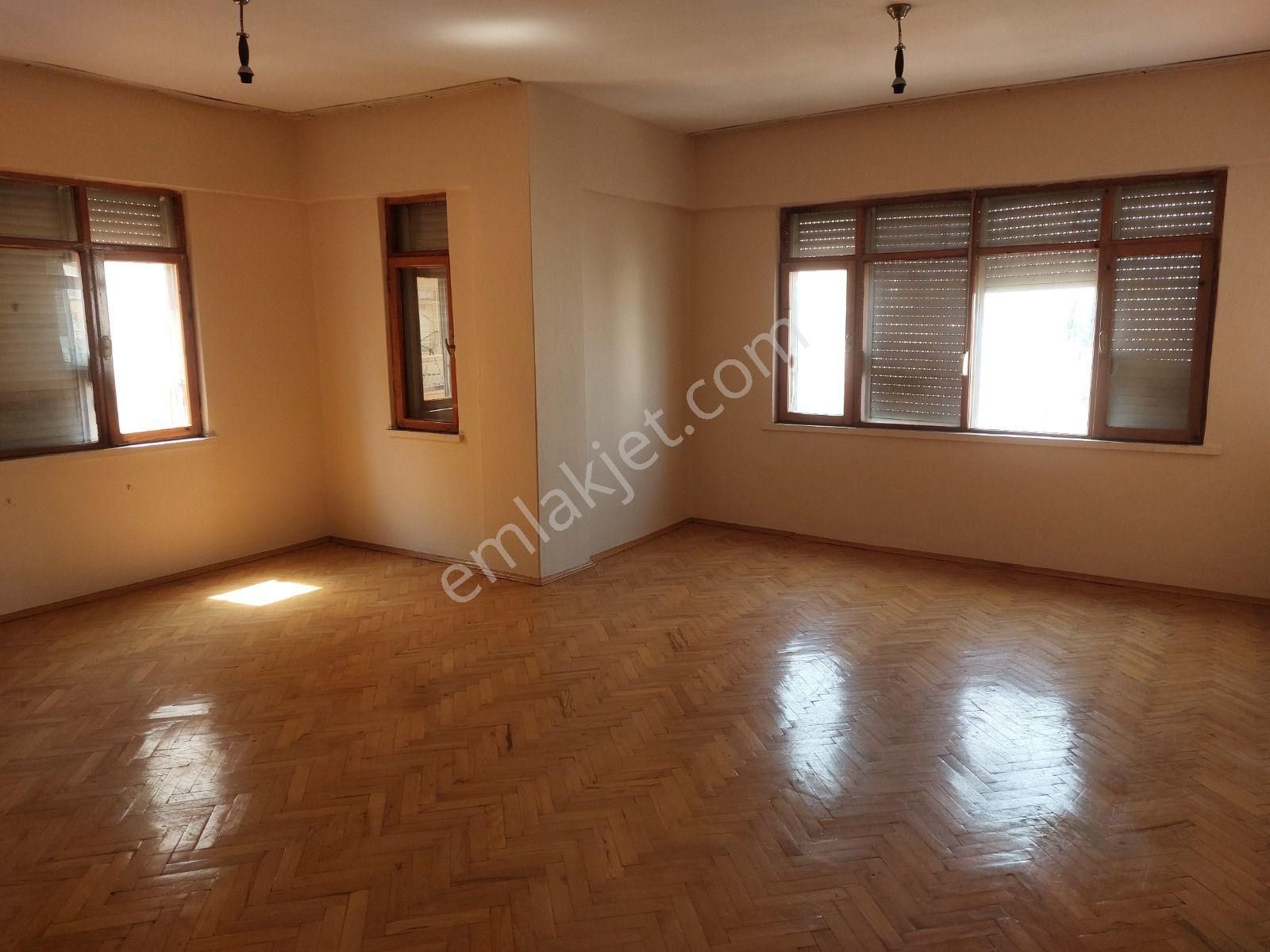 Antalya Muratpaşa Güvenlikte Kiralık 3+1 Daire