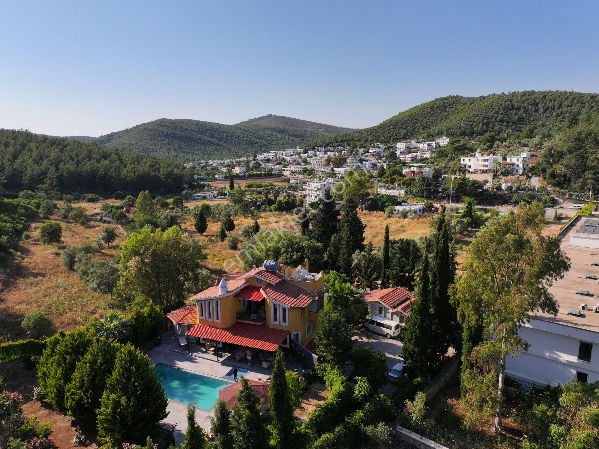 Bodrum Güvercinlik'de Tam Müstakil Kiralık 4+1 Villa