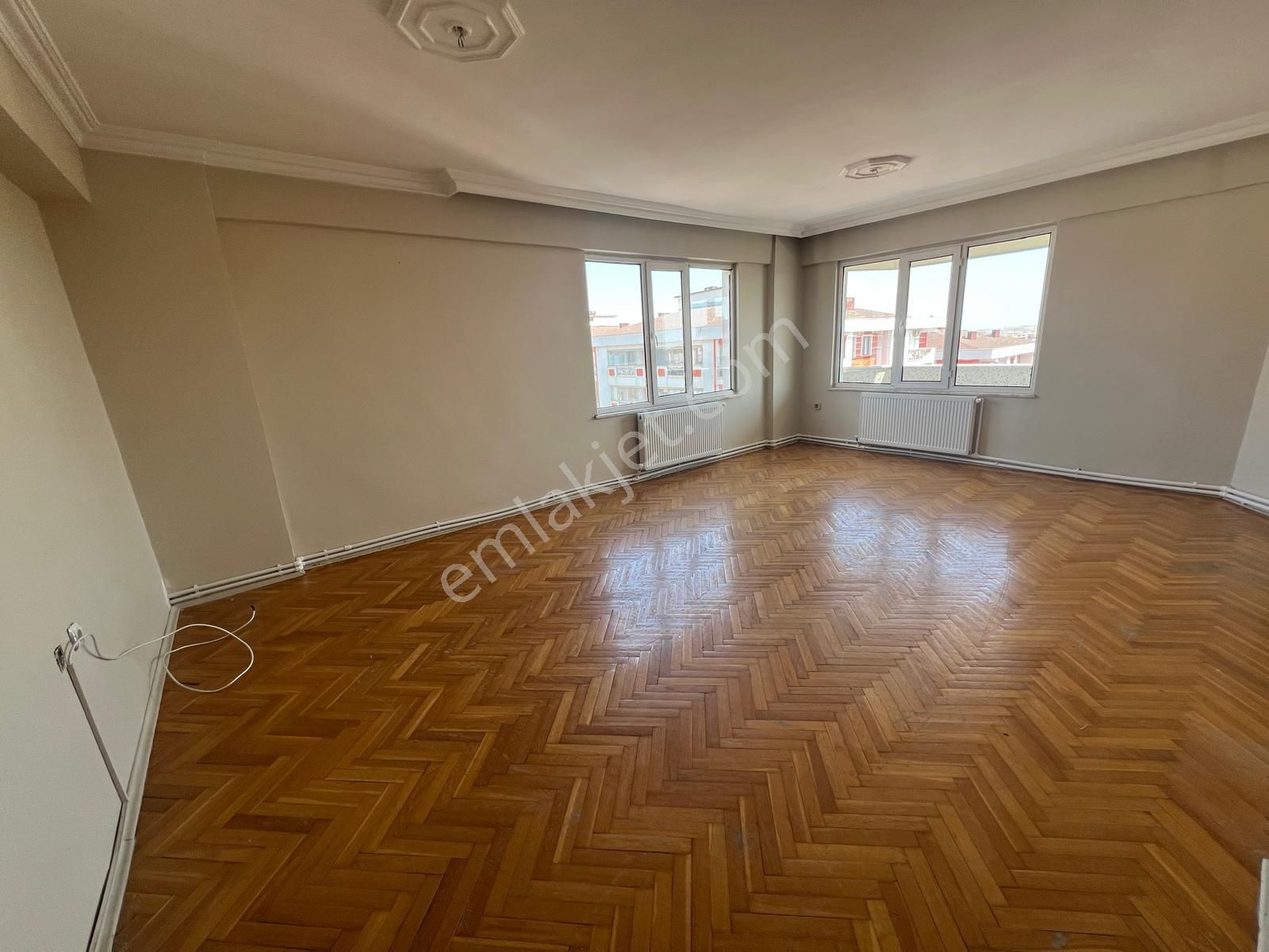 Muhittin Mah. File Market Yakını 3+1 145m2 Geniş Satılık Daire!