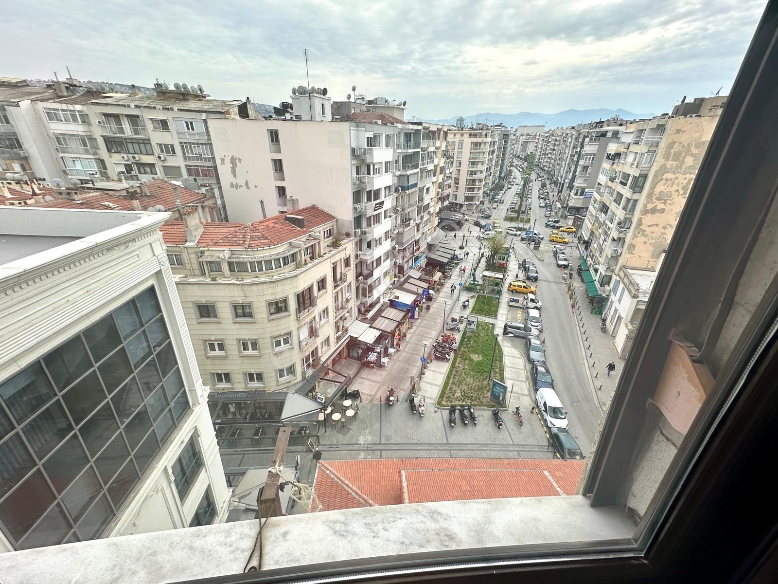 Alsancak 2.kordonda, Manzaralı, Ferah, Bakımlı Dubleks Ofis