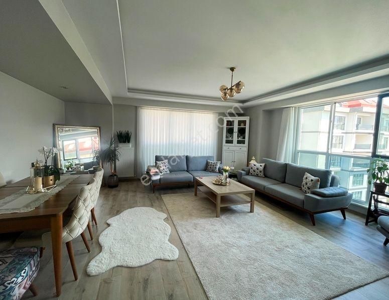 Royal Garden'de Ebeveyn Banyolu 3+1 Deniz Manzaralı - İskanlı