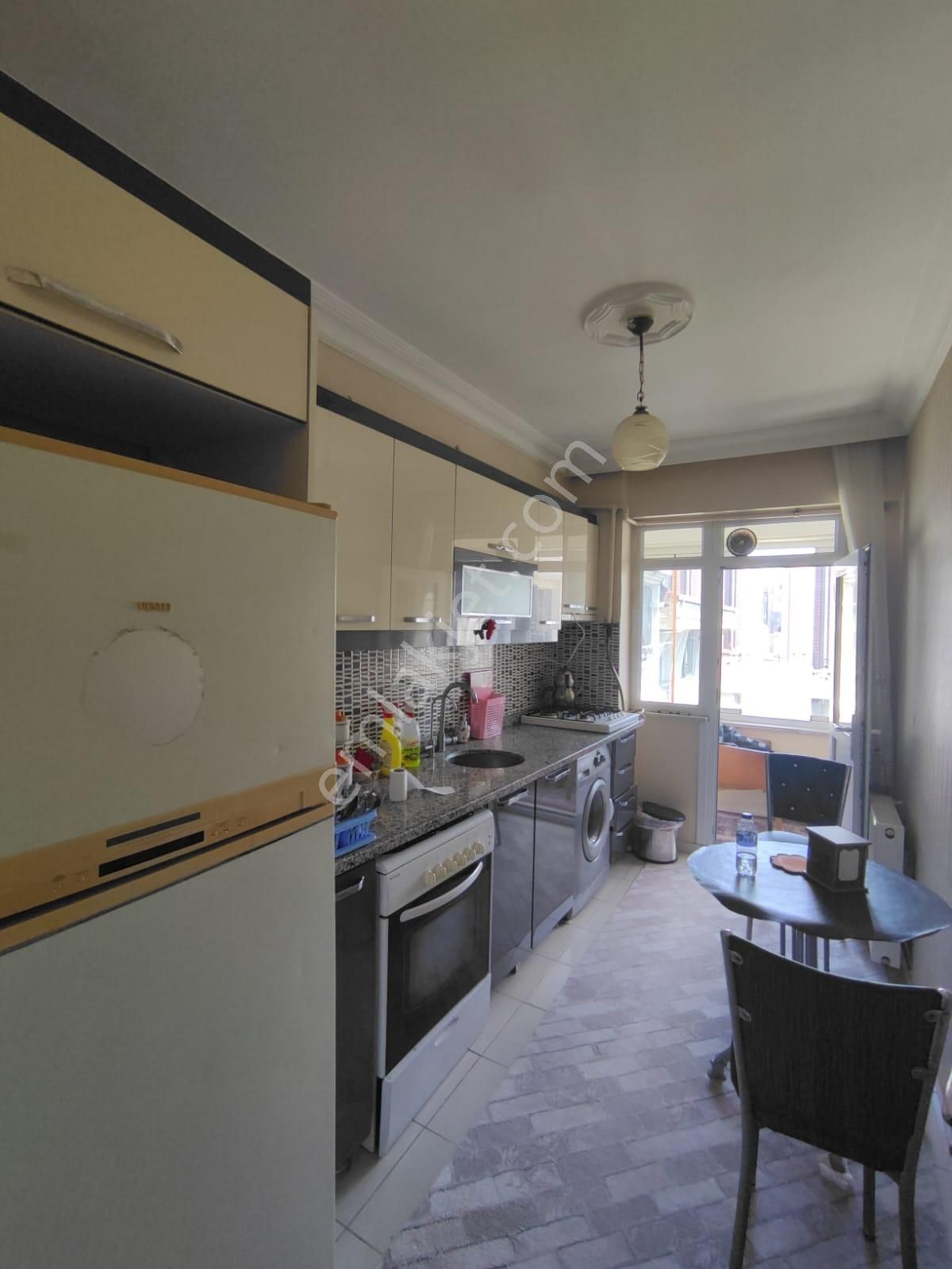 Metrobüse Yakın 2+1 Full Eşyalı Kiralık 2+1 Arakat Daire