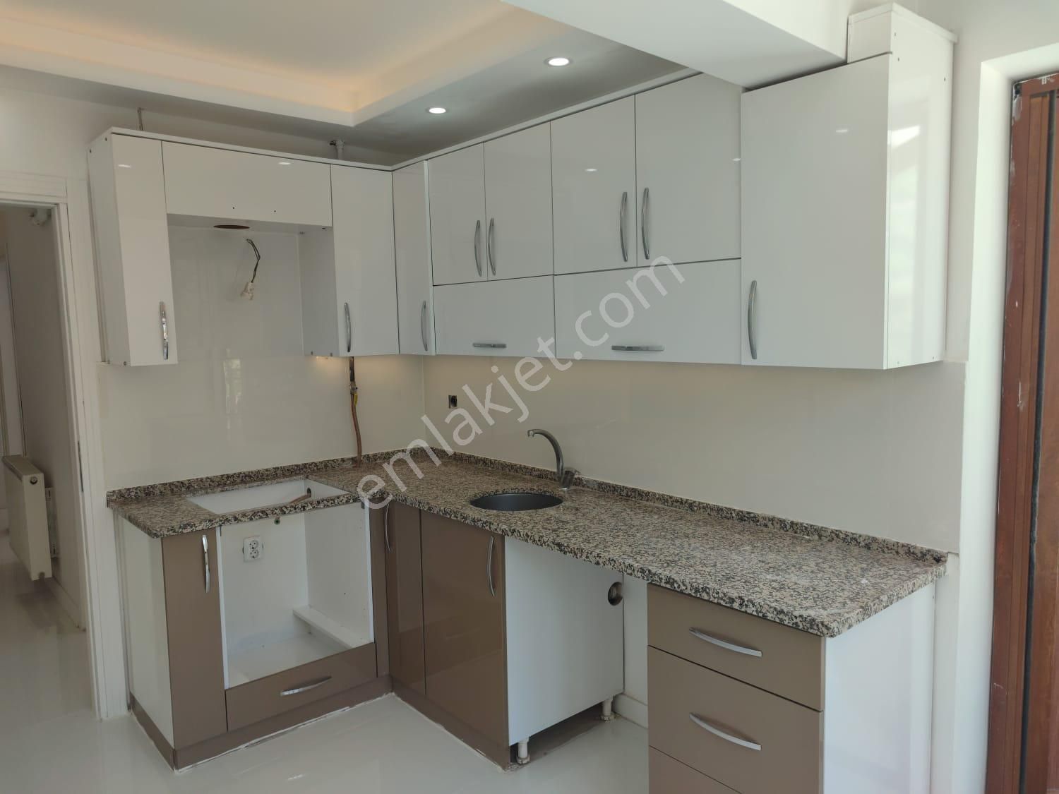 🏡 Yeni Mahalle Mahallesi 🏡 ✅3+1 120 M2 5 Katlınım 1 Katı ❇️kombi Petekli